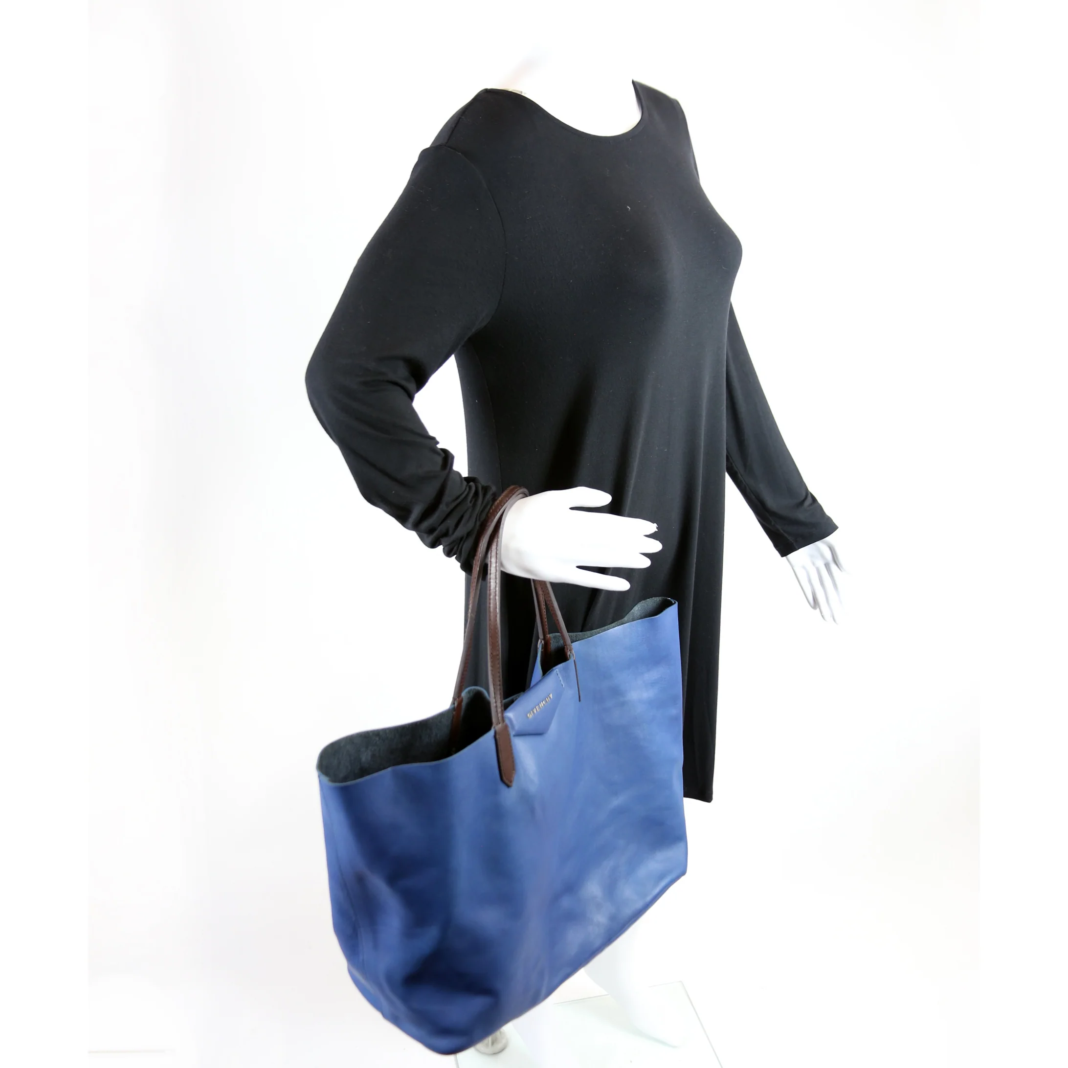 Antigona Shopping Tote - Image 11