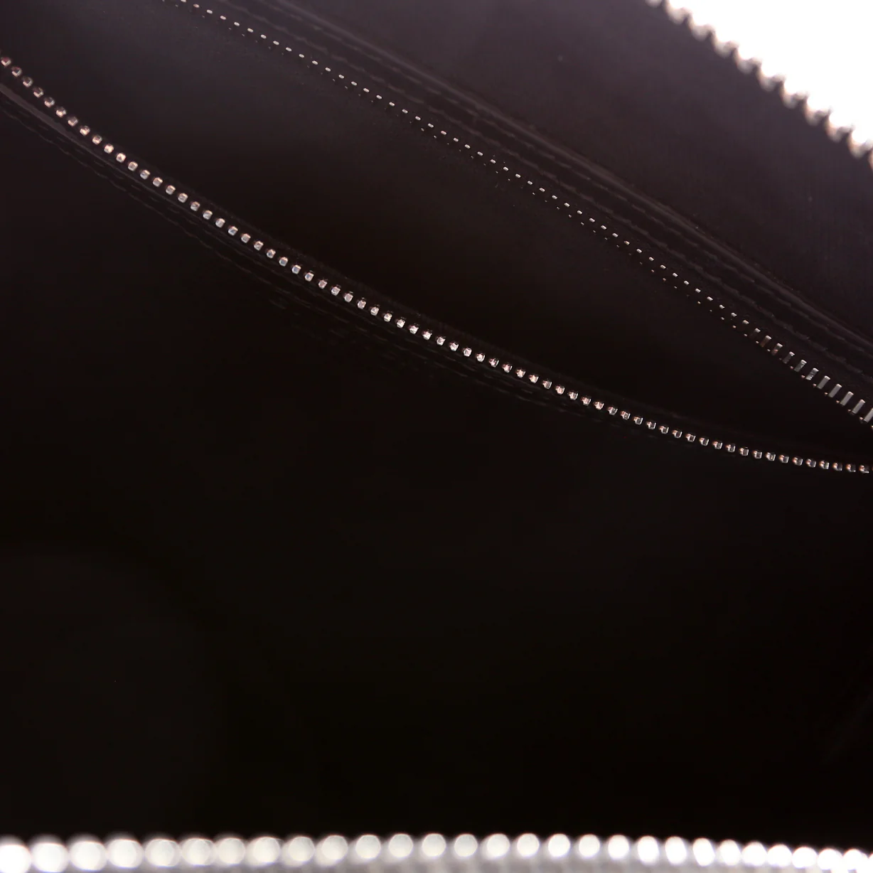 Antigona Soft Satchel Medium - Image 11