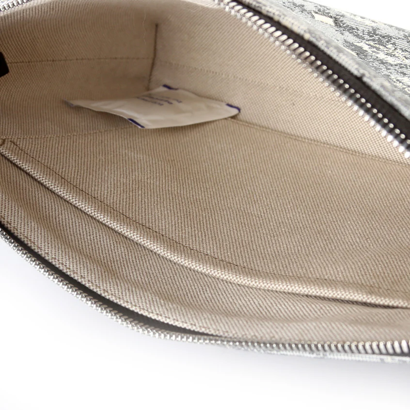 Aren Medium Wristlet Vintage Jacquard Monogram - Image 7