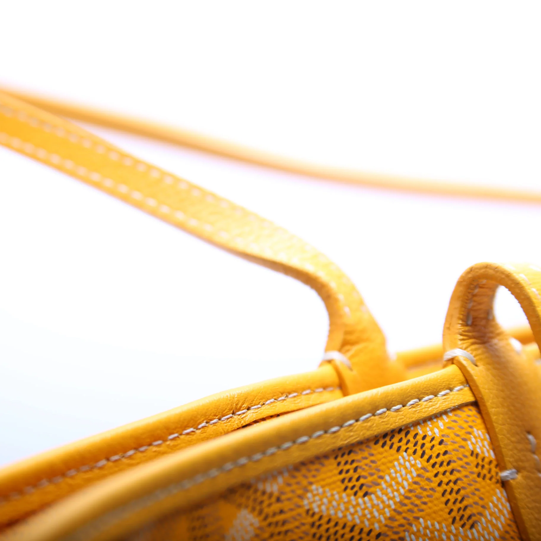 Artois MM Tote - Image 11
