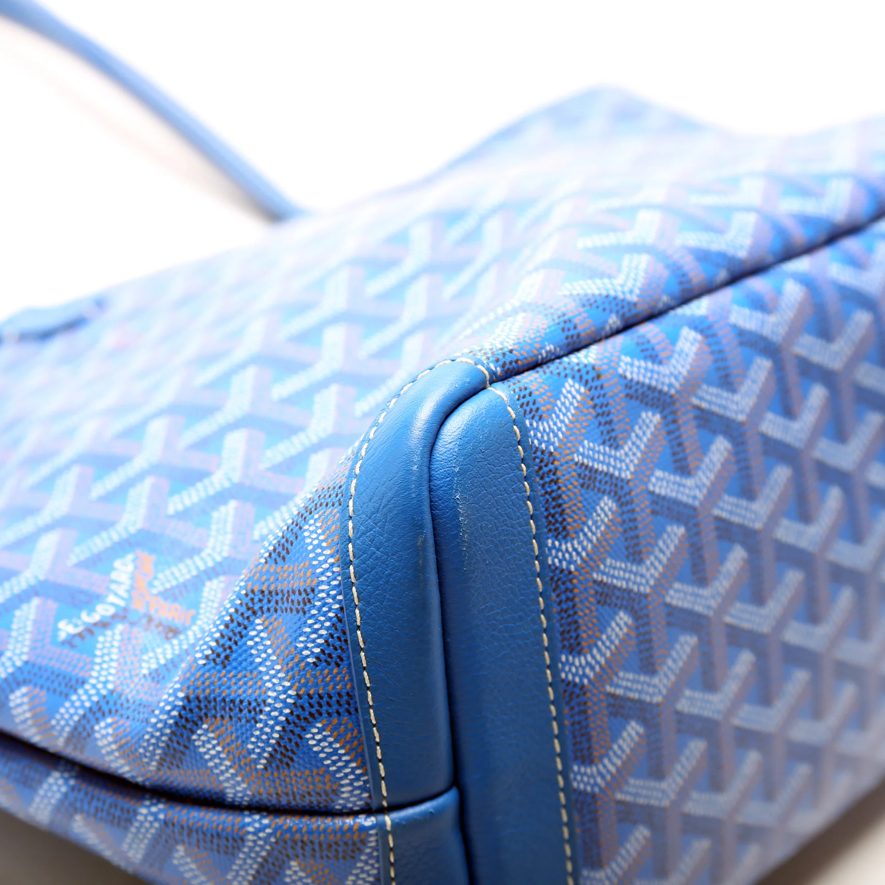 Artois PM Tote - Image 5