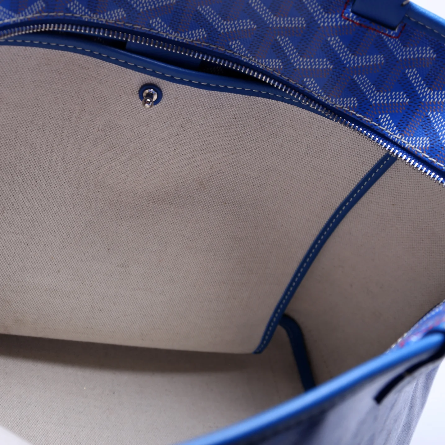 Artois PM Tote Blue - Image 10