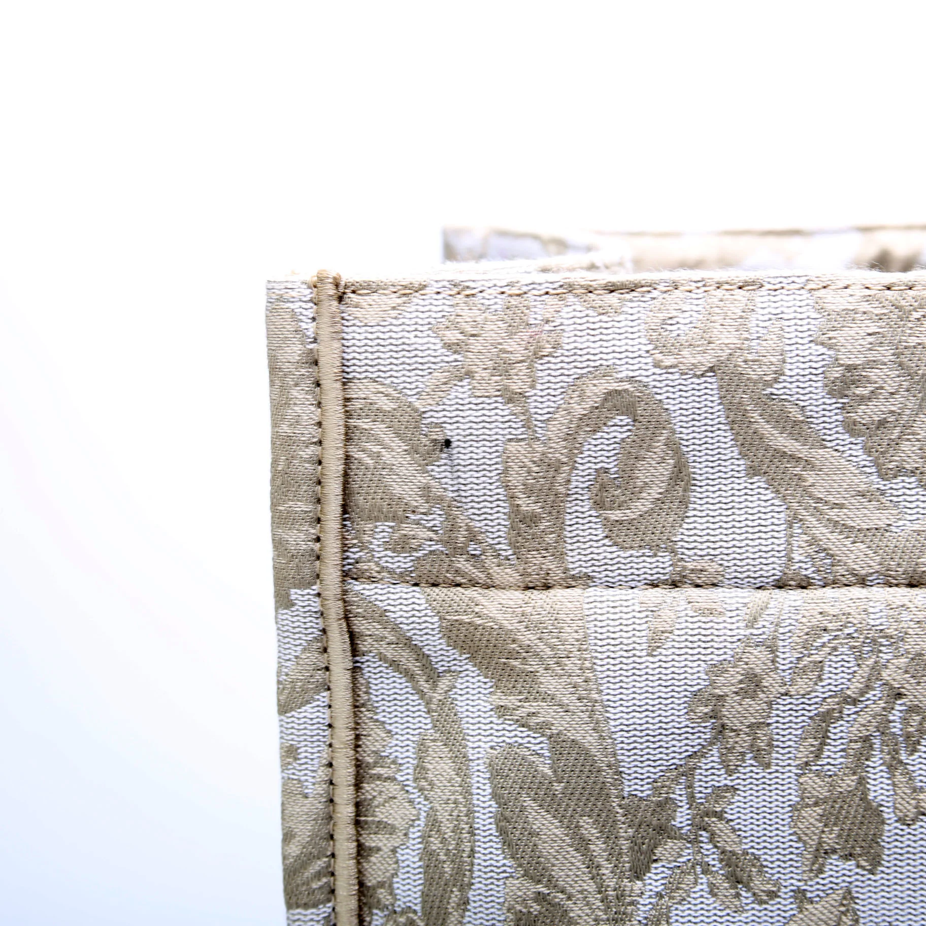 Athena Extra Large Tote Jacquard Barocco Cream - Image 6