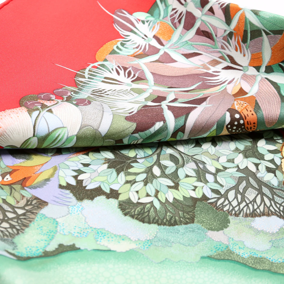 Au Coeur De La Vie Silk Square Scarf - Image 5