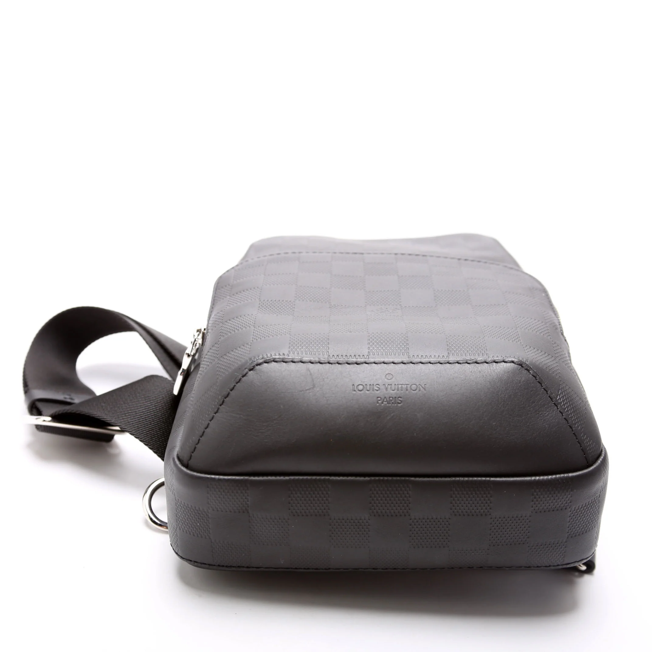 Avenue Sling Bag Infini Leather Black - Image 4