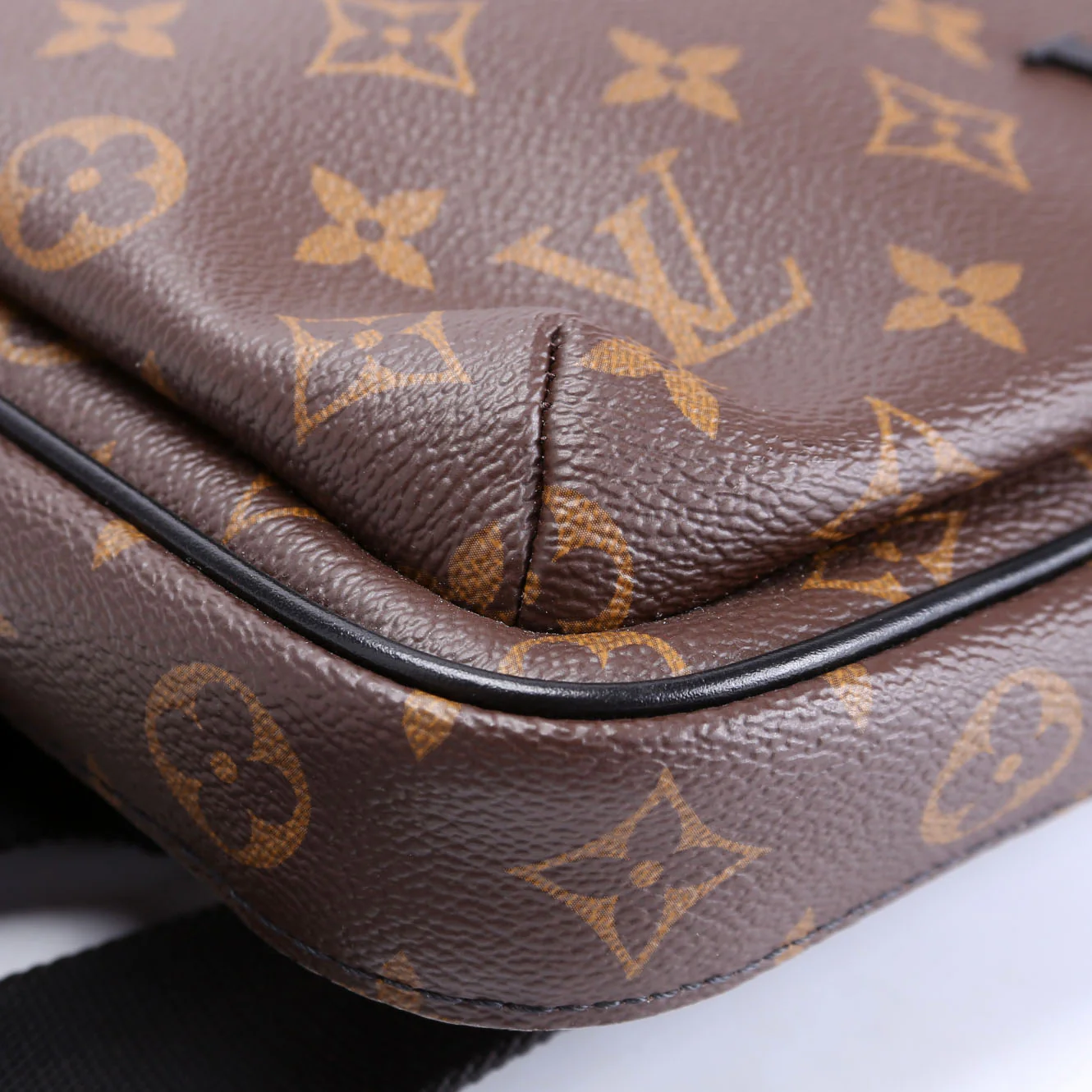 Avenue Sling Bag NM Monogram Black/Brown - Image 5