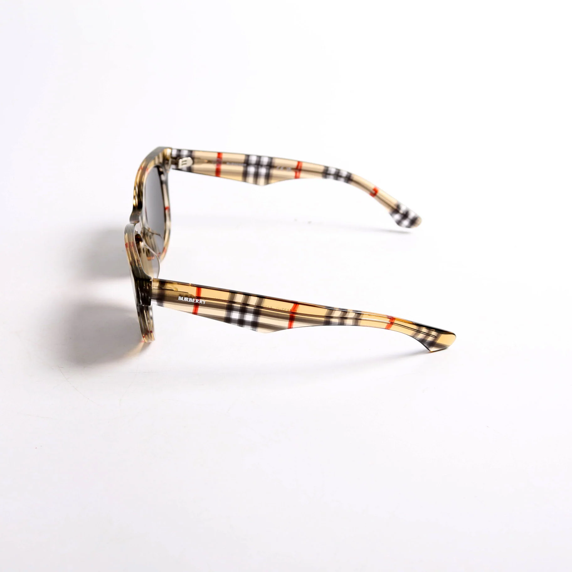 B4432 Vintage Check Sunglasses Beige/Multi - Image 2