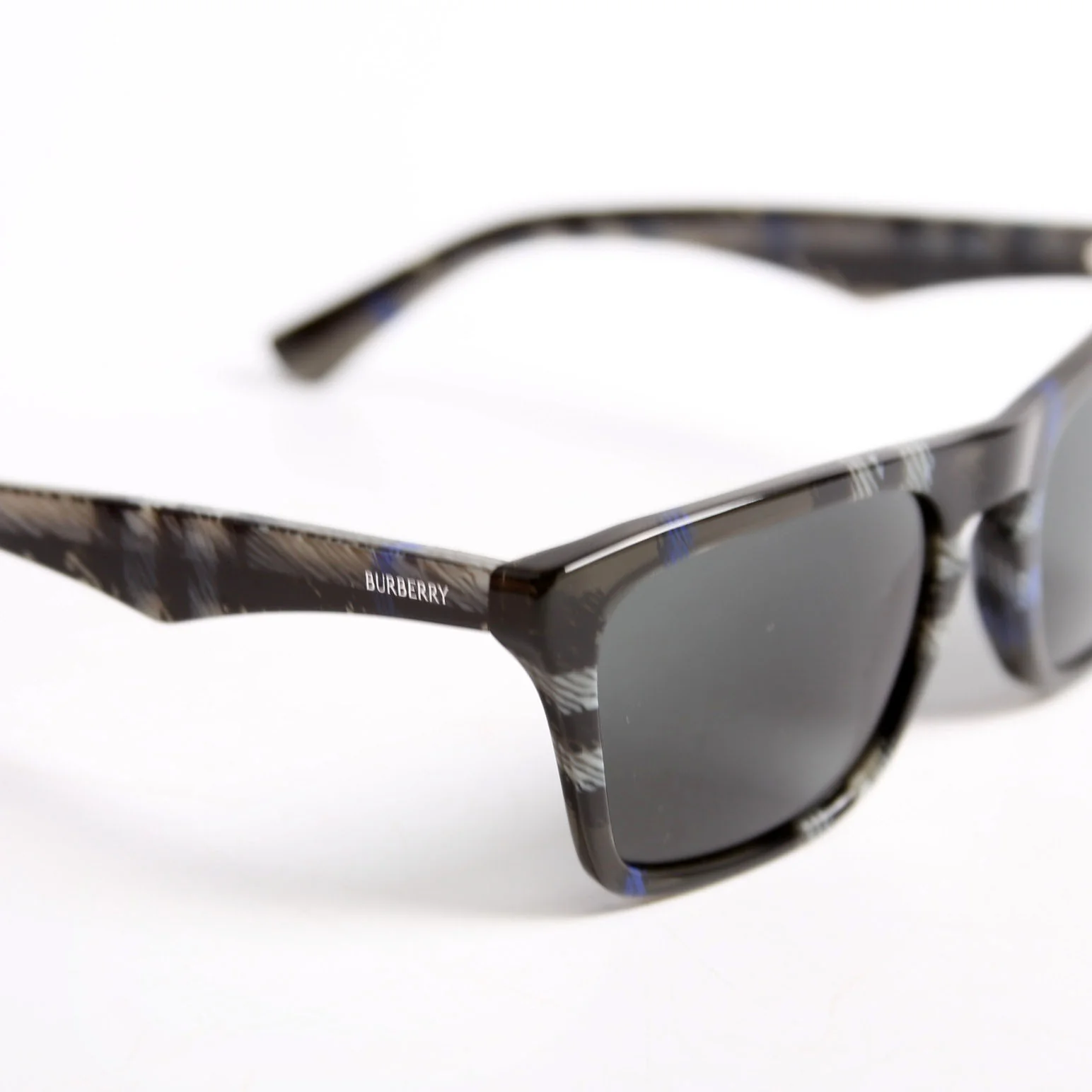 B4434 Square Check Sunglasses Black/Navy - Image 8