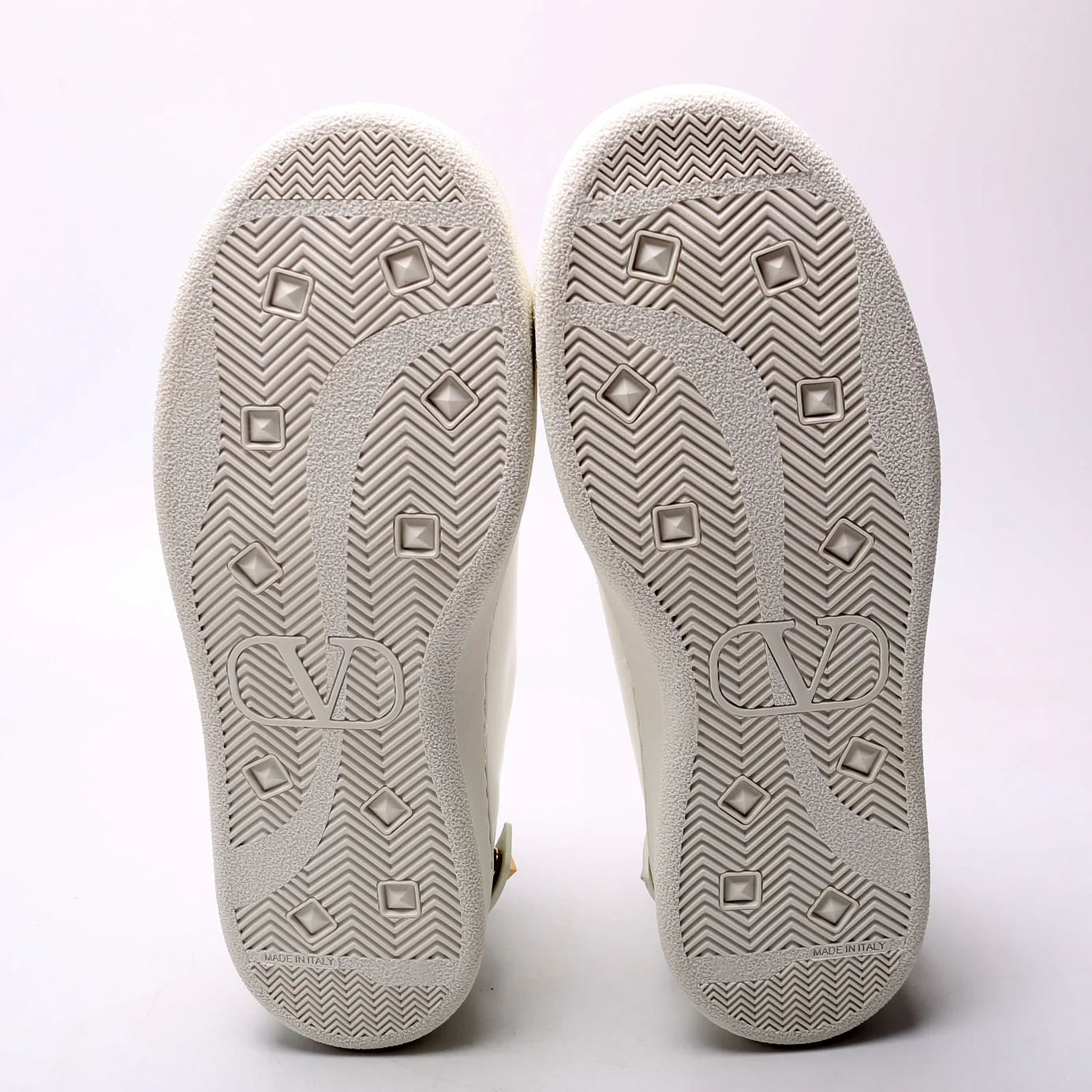 Backnet V Logo Sneakers Size 38 - Image 6