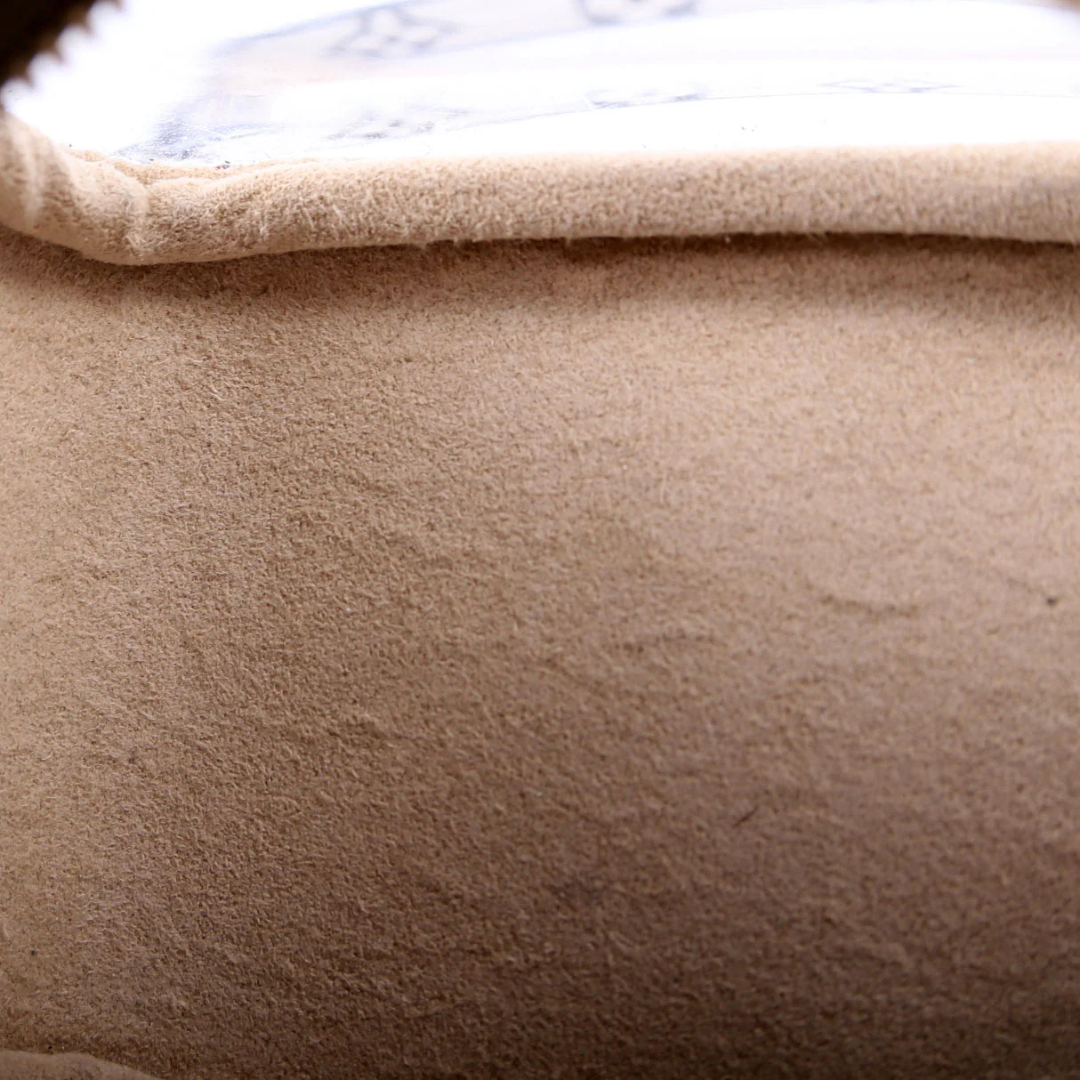 Beach Pouch Giant Monogram Kaki - Image 11