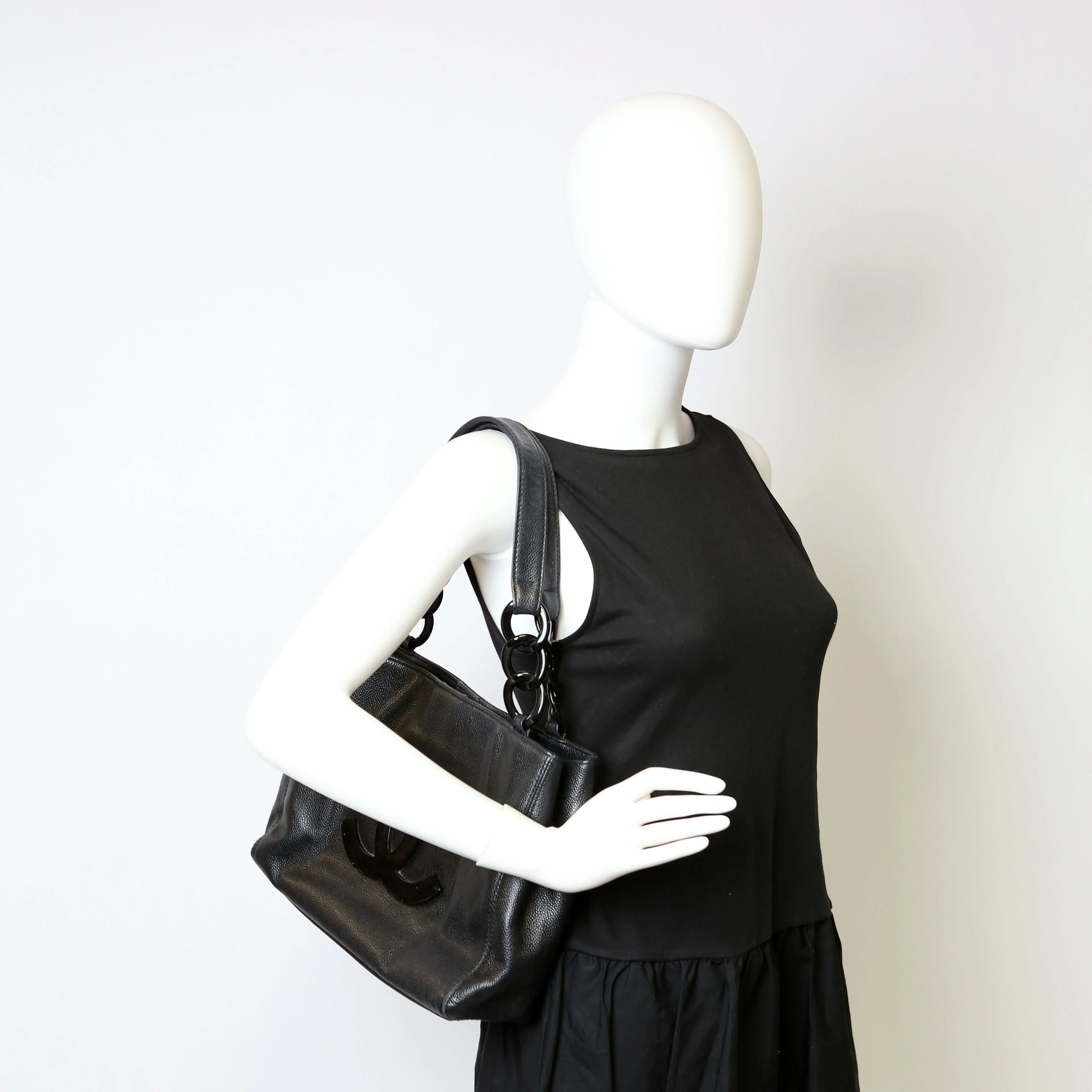 Bekko Chain Tote Caviar 9M Black - Image 19