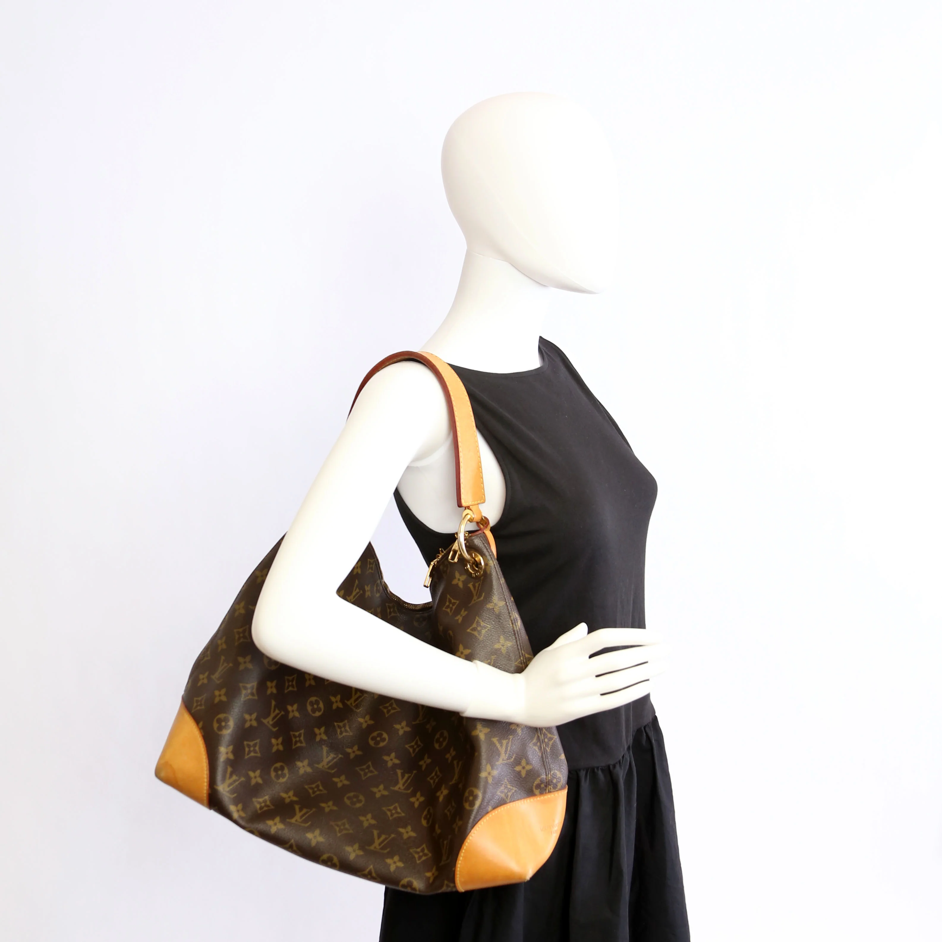 Berri MM Monogram - Image 16