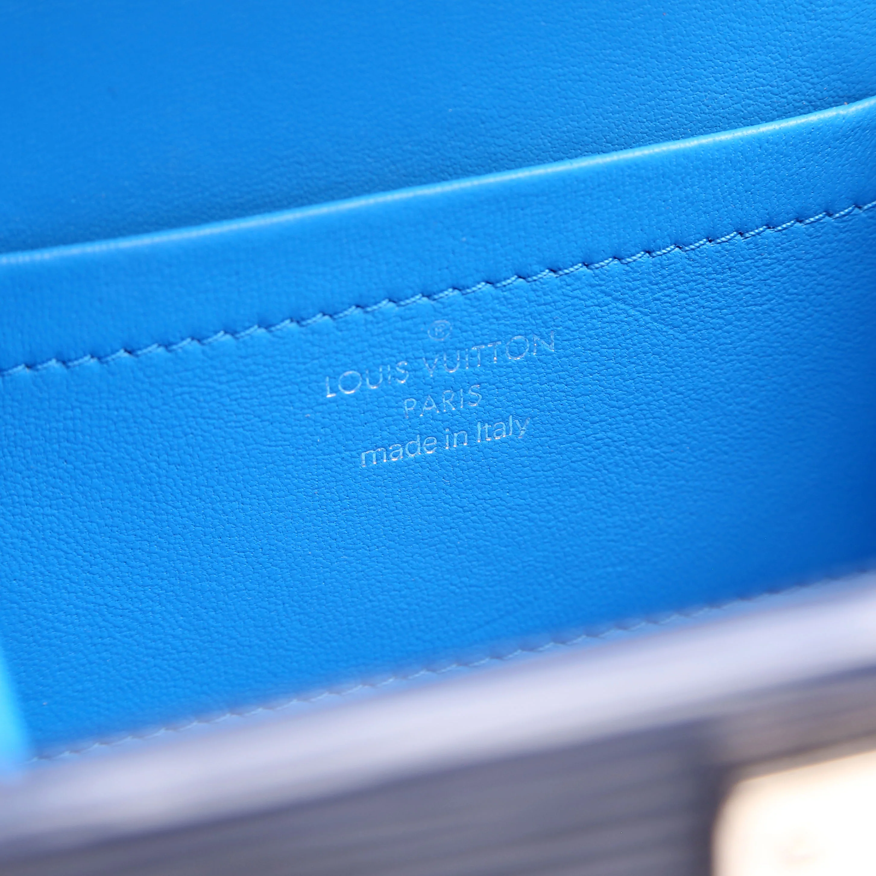 Bleeker Box Epi Blue/Red - Image 15