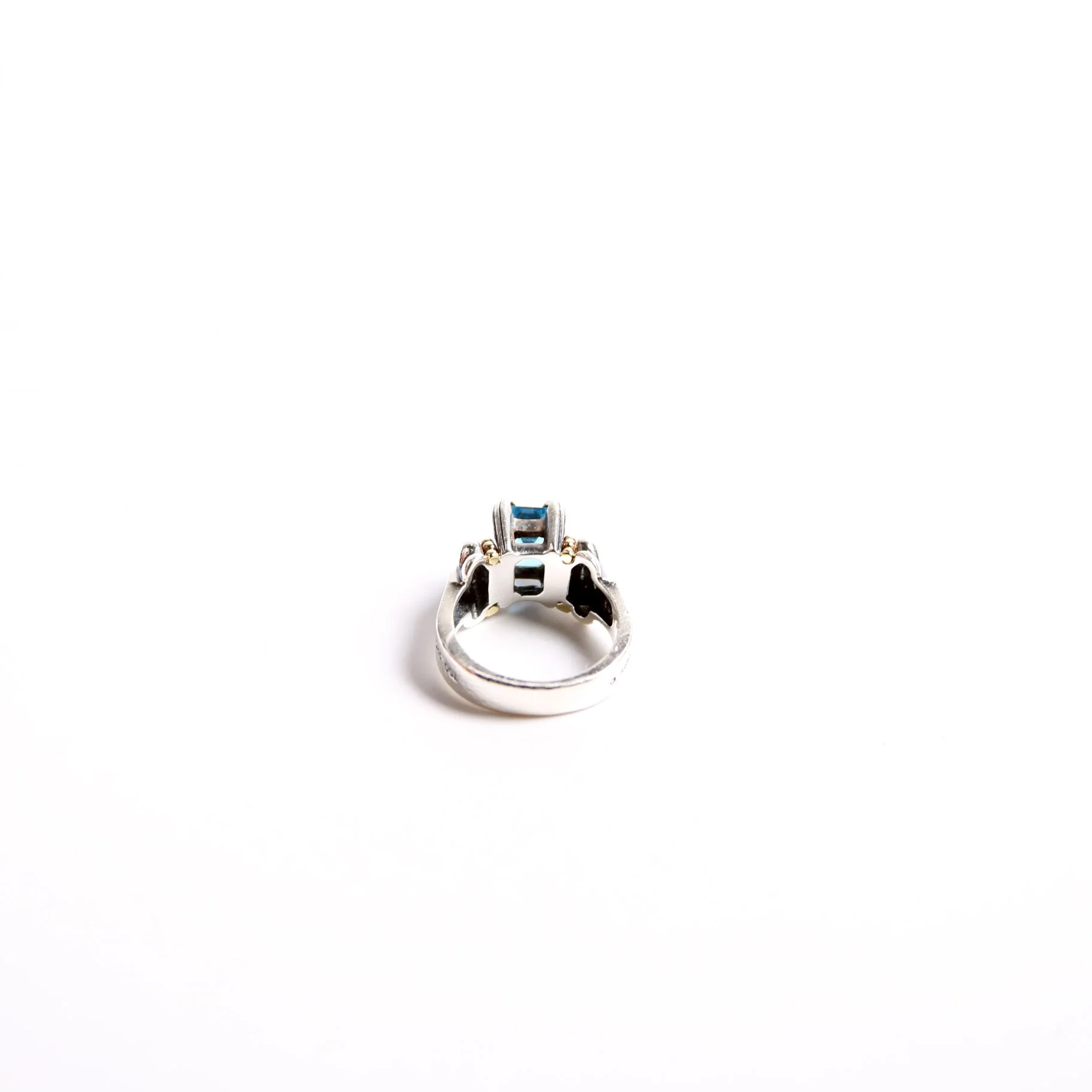 Blue Topaz Glacier Caviar 925/750 Size 7 - Image 2