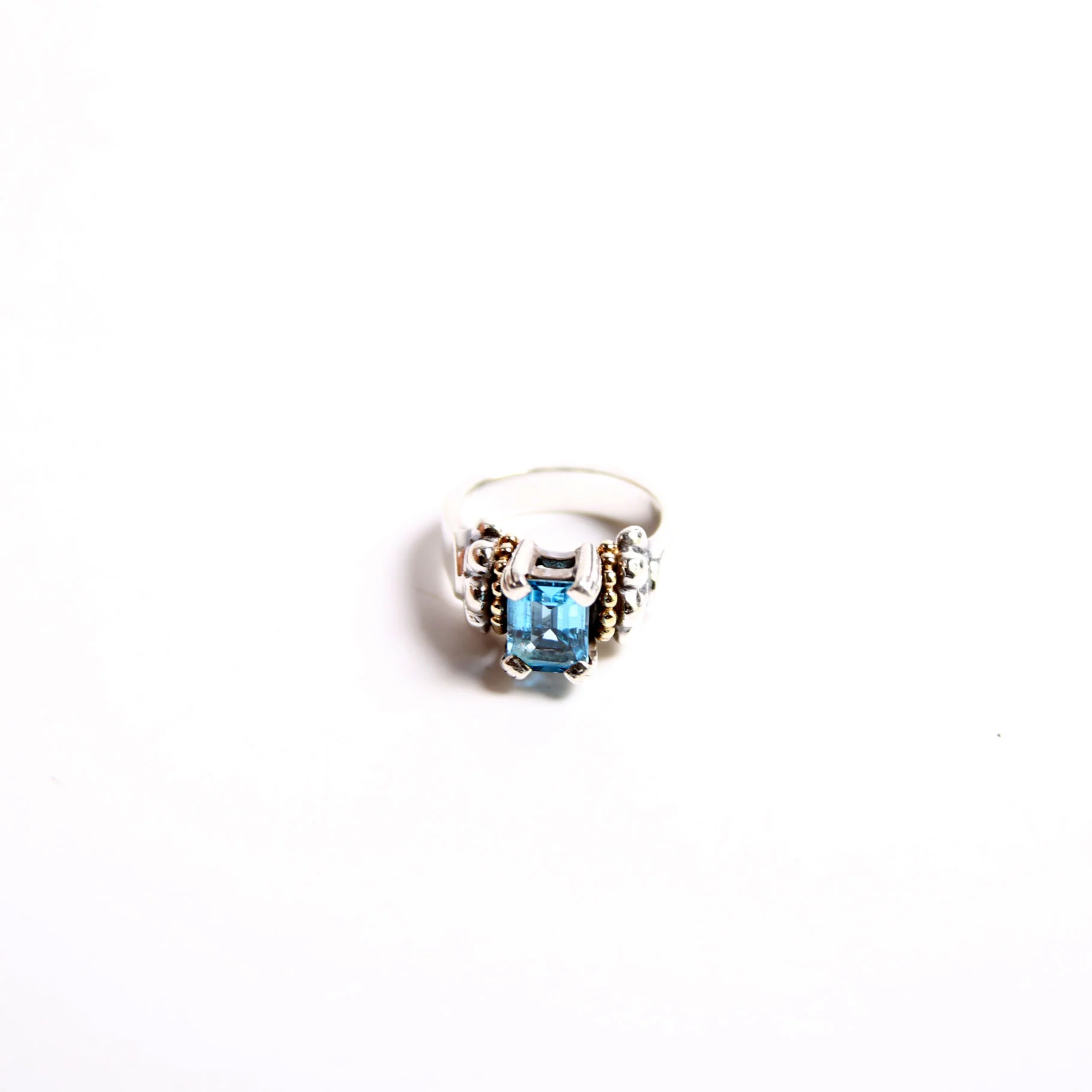 Blue Topaz Glacier Caviar 925/750 Size 7 - Image 4