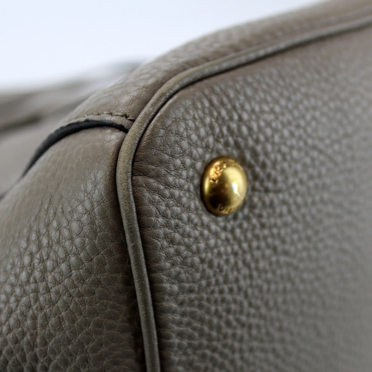 BN2808 Vitello Daino Two Way Shoulder Bag - Image 5