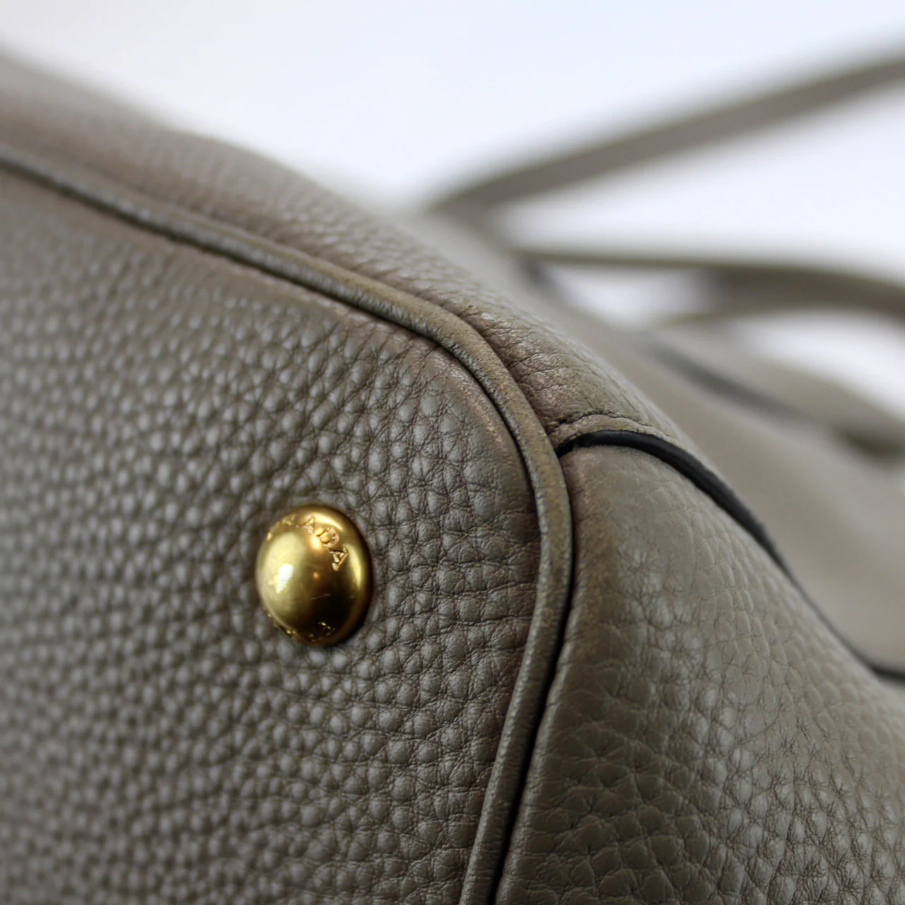 BN2808 Vitello Daino Two Way Shoulder Bag - Image 7