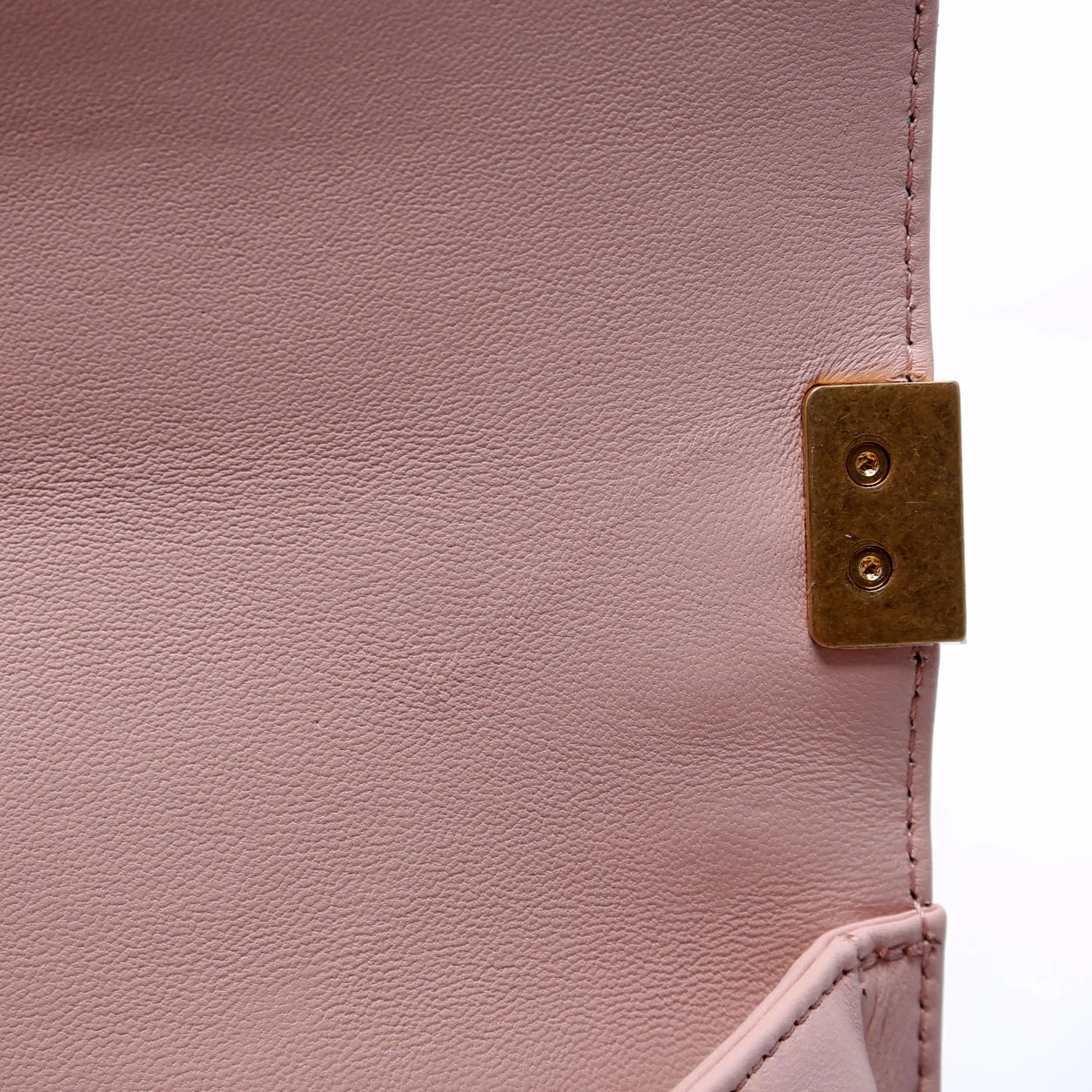 Boy Flap Medium Chain Detail 24M Pink - Image 10