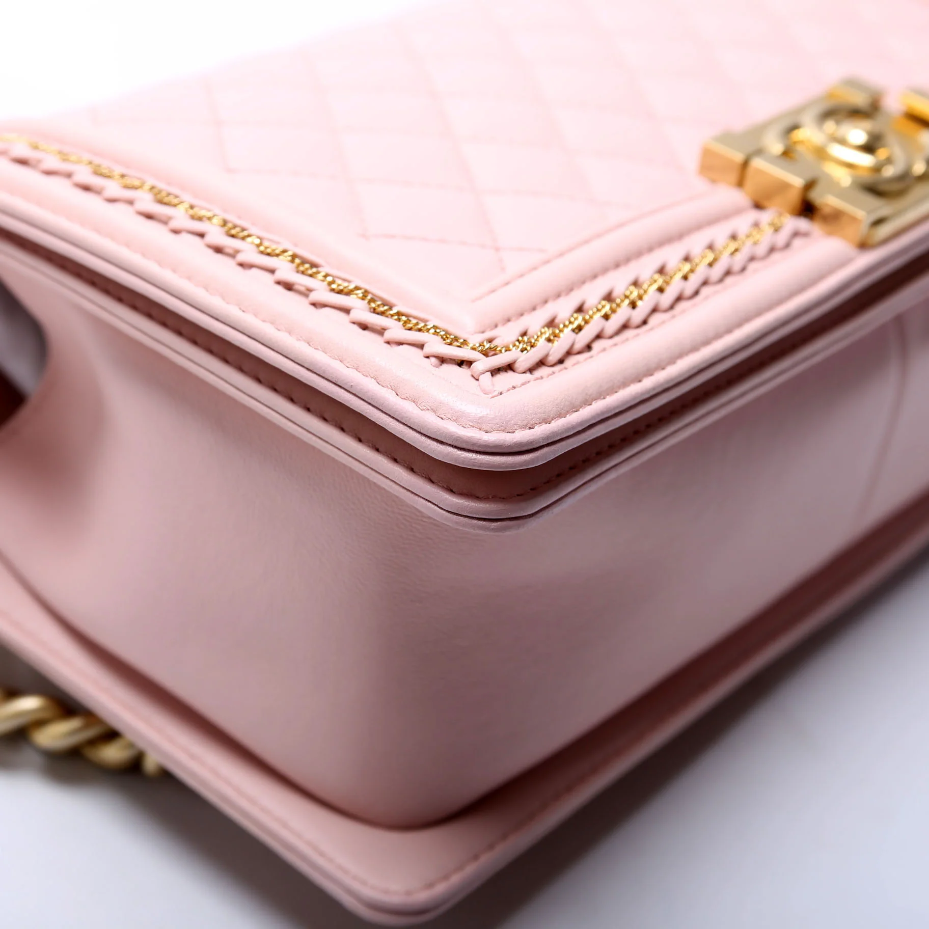Boy Flap Medium Chain Detail 24M Pink - Image 5