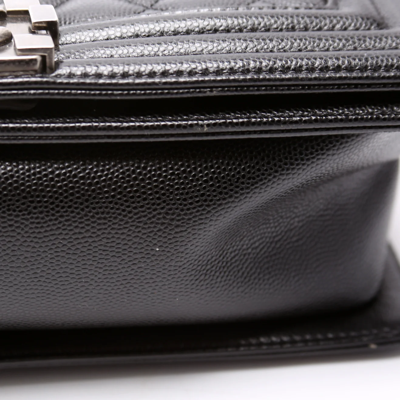 Boy Flap Medium Old Caviar RFID Black - Image 5