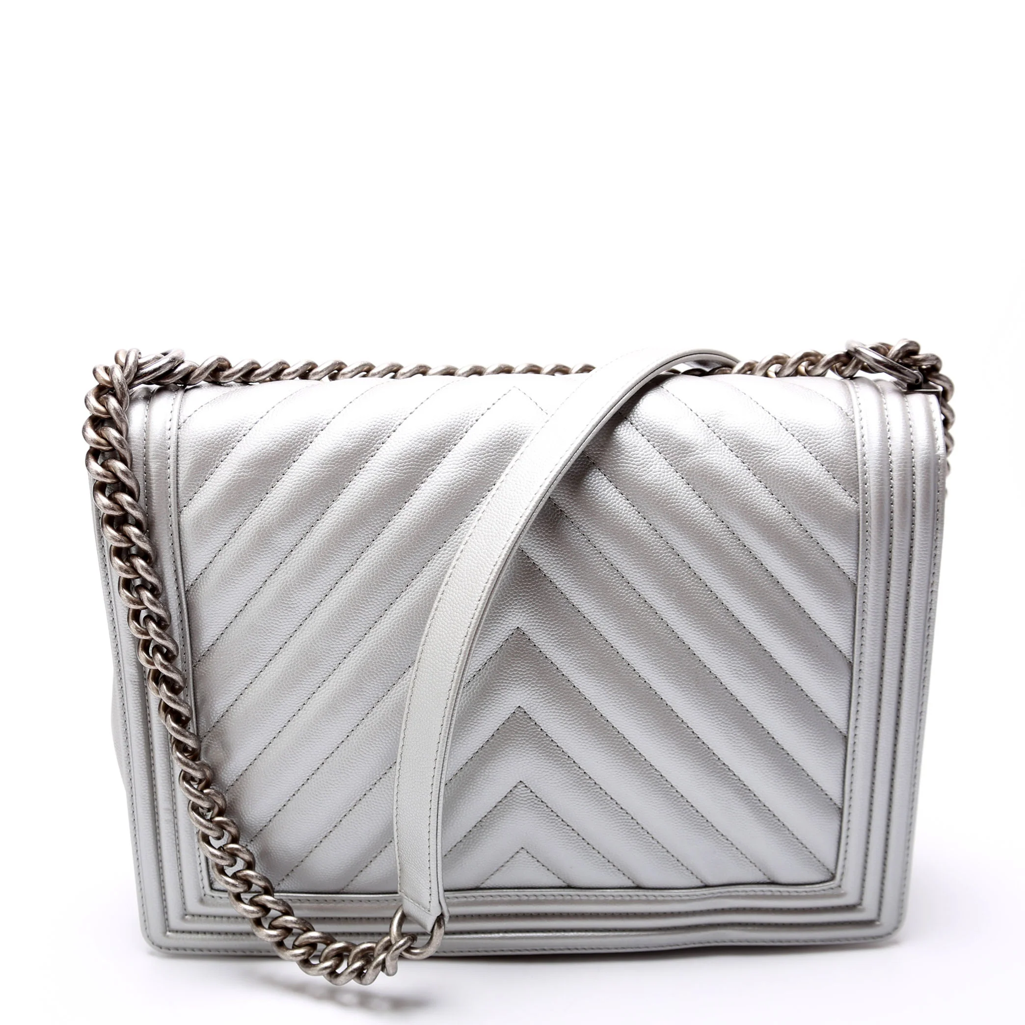 Boy Flap Medium Old Chevron Caviar 21-25M Silver - Image 3
