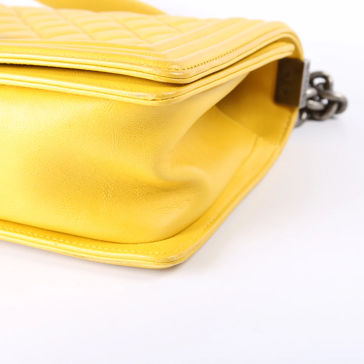Boy Flap Medium Old Lambskin 15-20M Yellow - Image 7