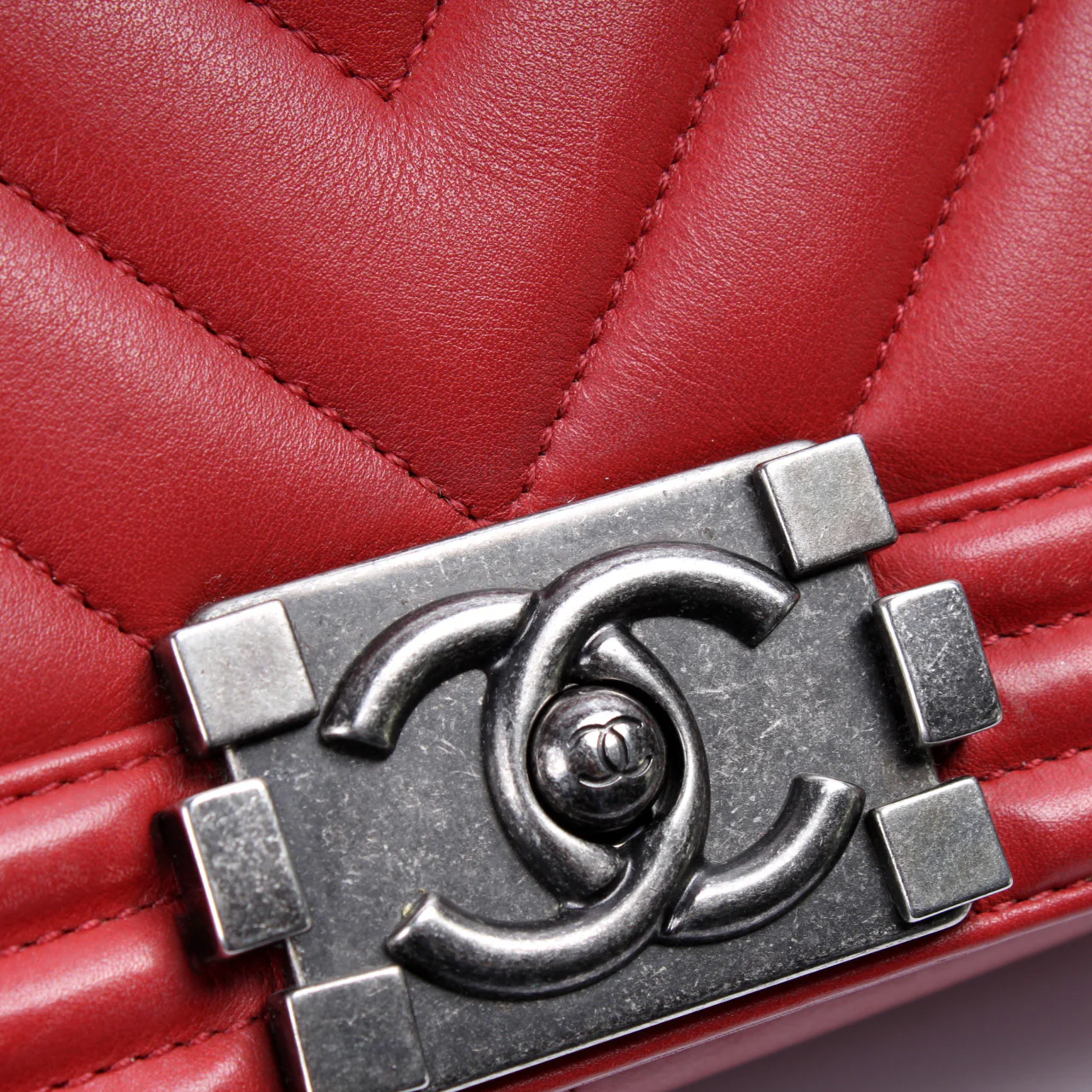 Boy Flap Medium Old Lambskin 25M - Image 9