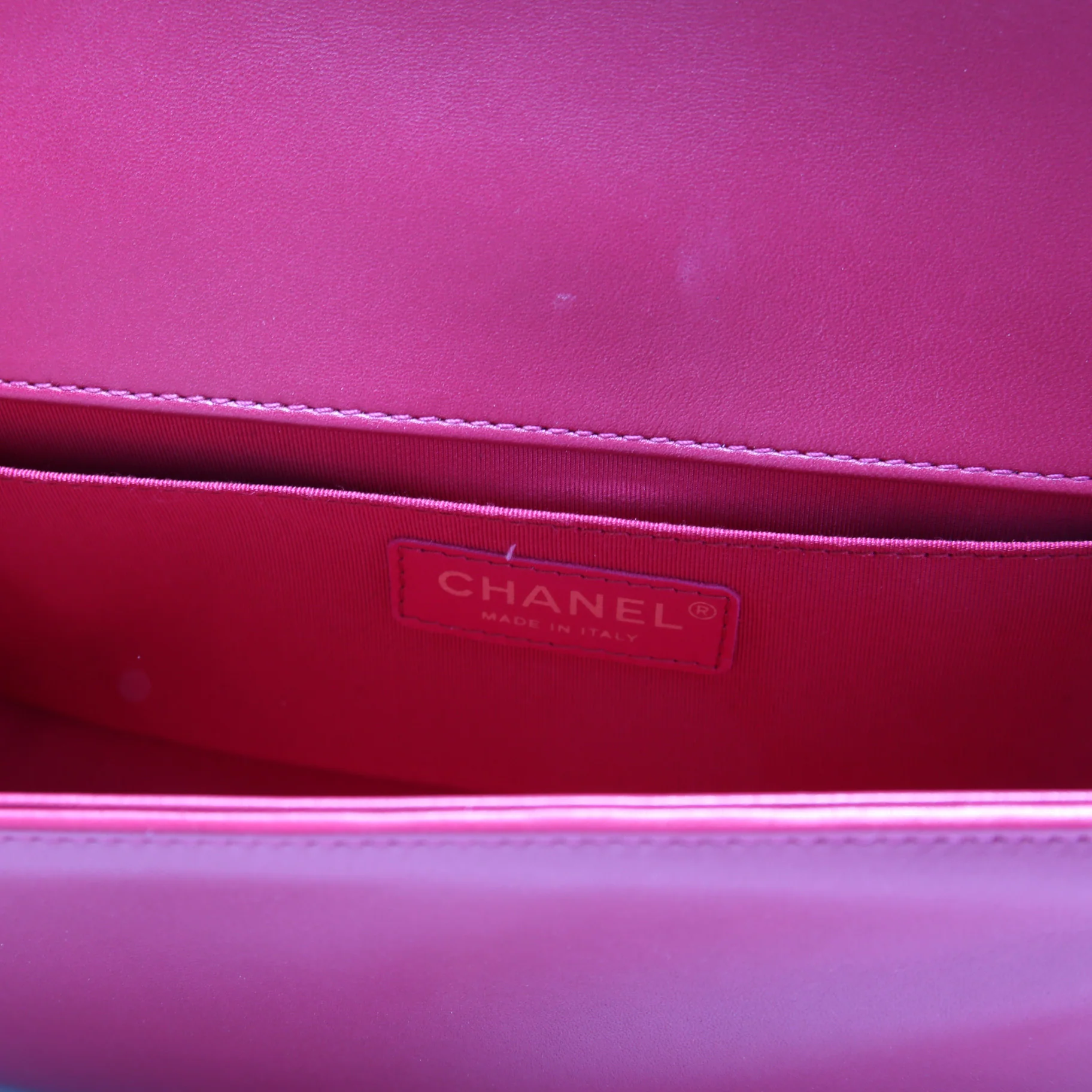 Boy Flap Medium Old Lambskin Berry - Image 8