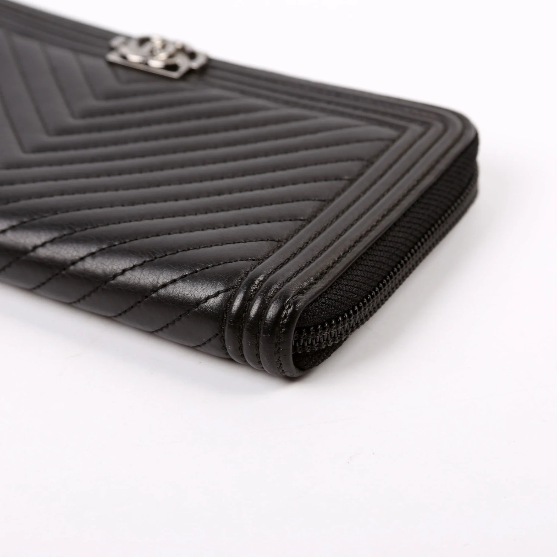 Boy Wallet Zip Around Chevron Lambskin 21M - Image 4