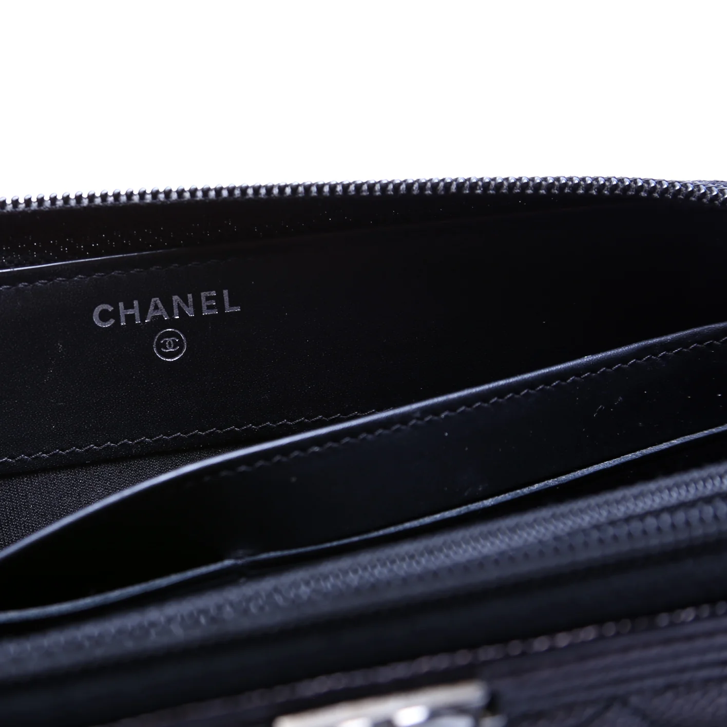Boy Wallet Zip Around Quilted Caviar 20M - Image 7