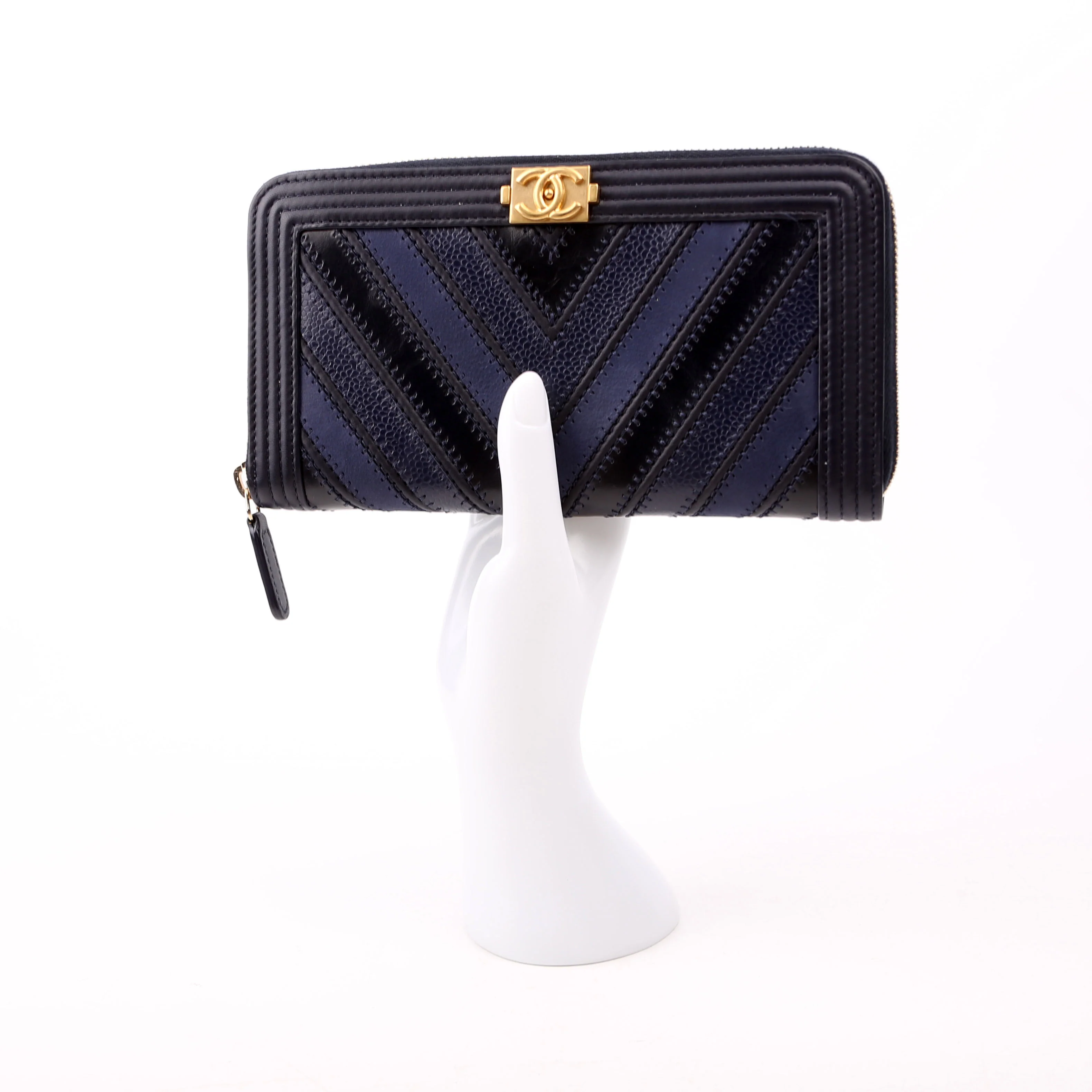 Boy Wallet Zip Around V-Stitch Long Navy - Image 12