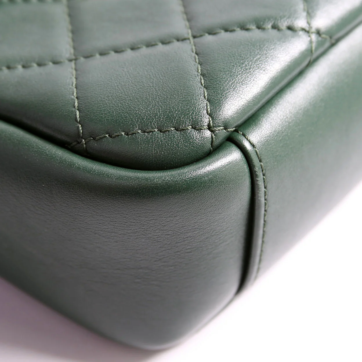 Buckle Camera Quilted Lambskin 26M Green - Image 5