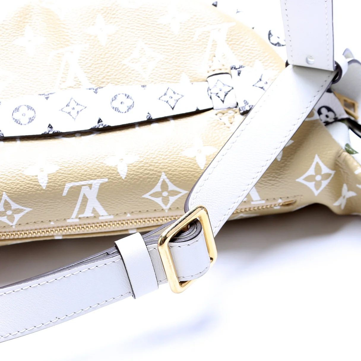 Bumbag Giant Monogram - Image 4