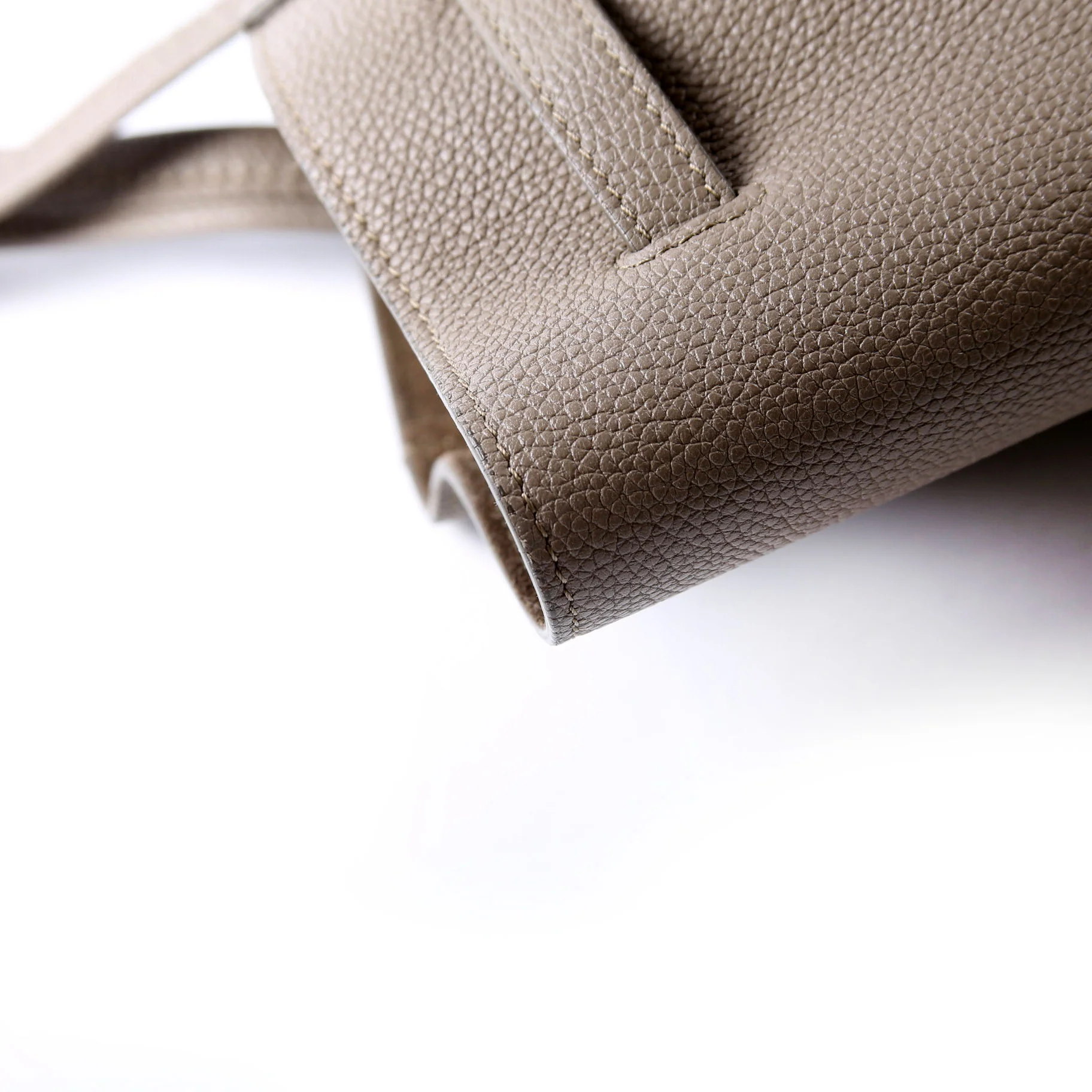 Cabas Phanthom with Belt Medium - Image 11