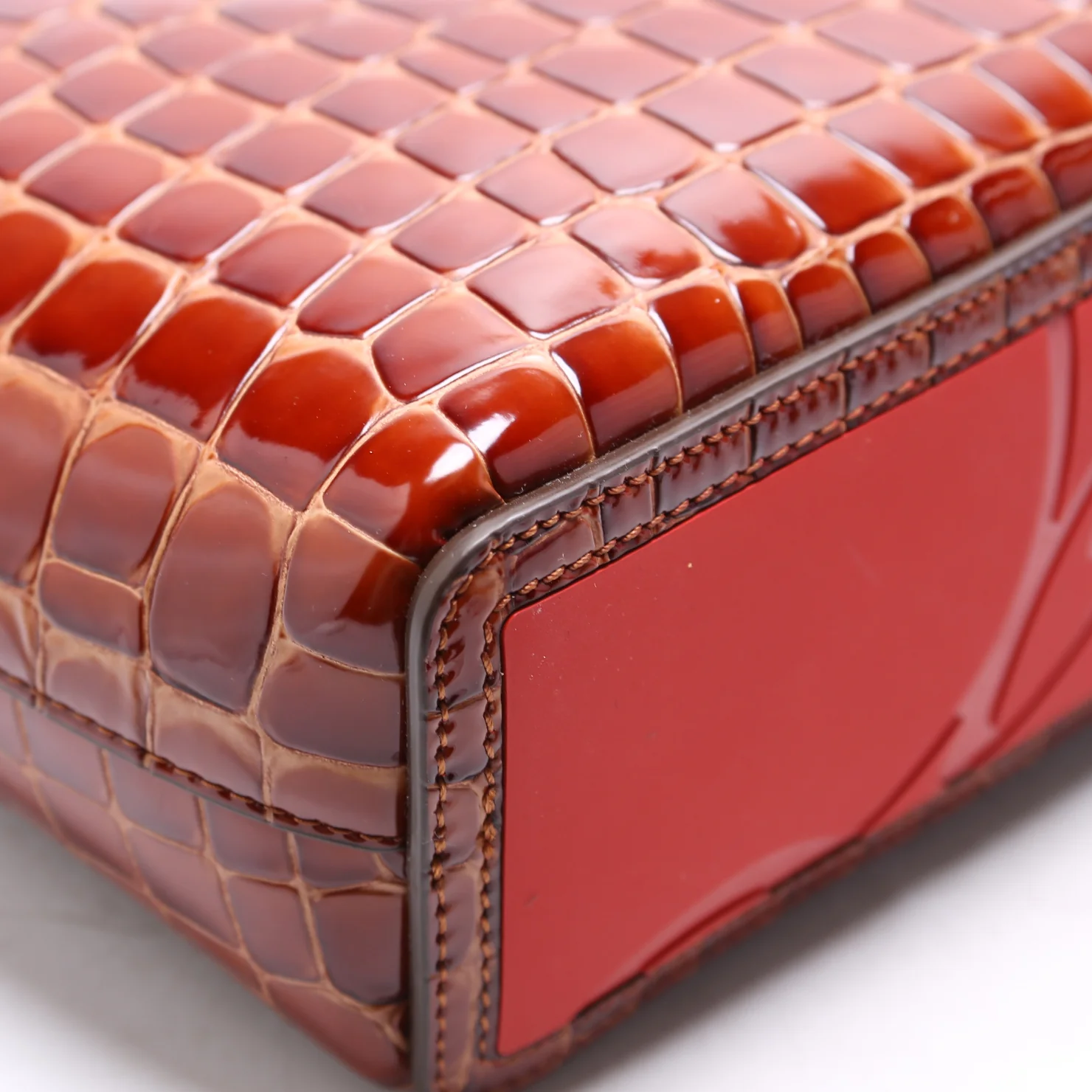 Cabata North-South Tote Alligator Embossed Brown - Image 5