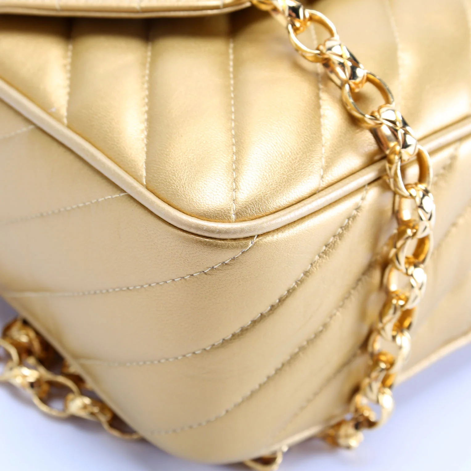 Camera Bag Small Diagonal Quilted Metallic Lambskin 2M Vintage Gold - Image 5