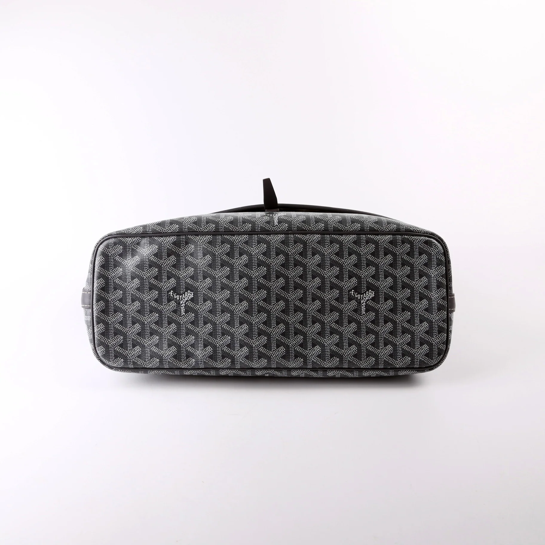 Capetien Messenger Goyardine Grey - Image 4