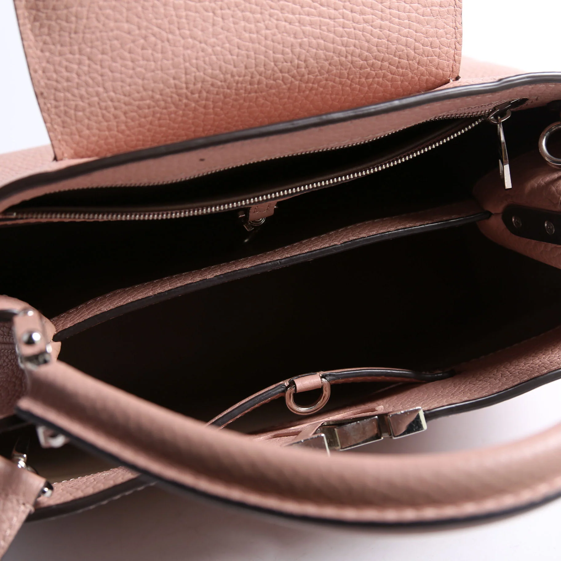 Capucines PM Taurillon Pink - Image 9