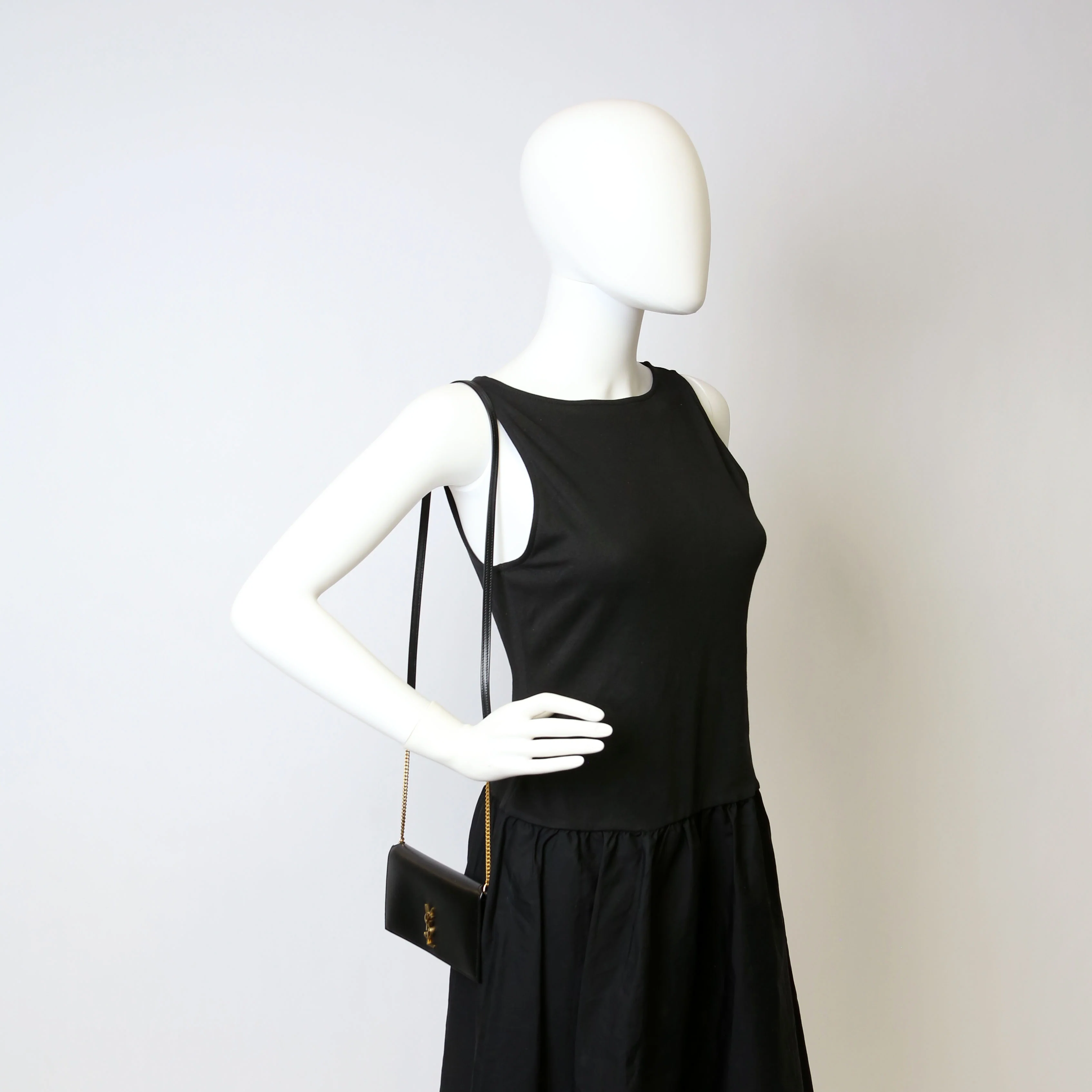 Cassandra Phone Holder With Strap Black - Image 10