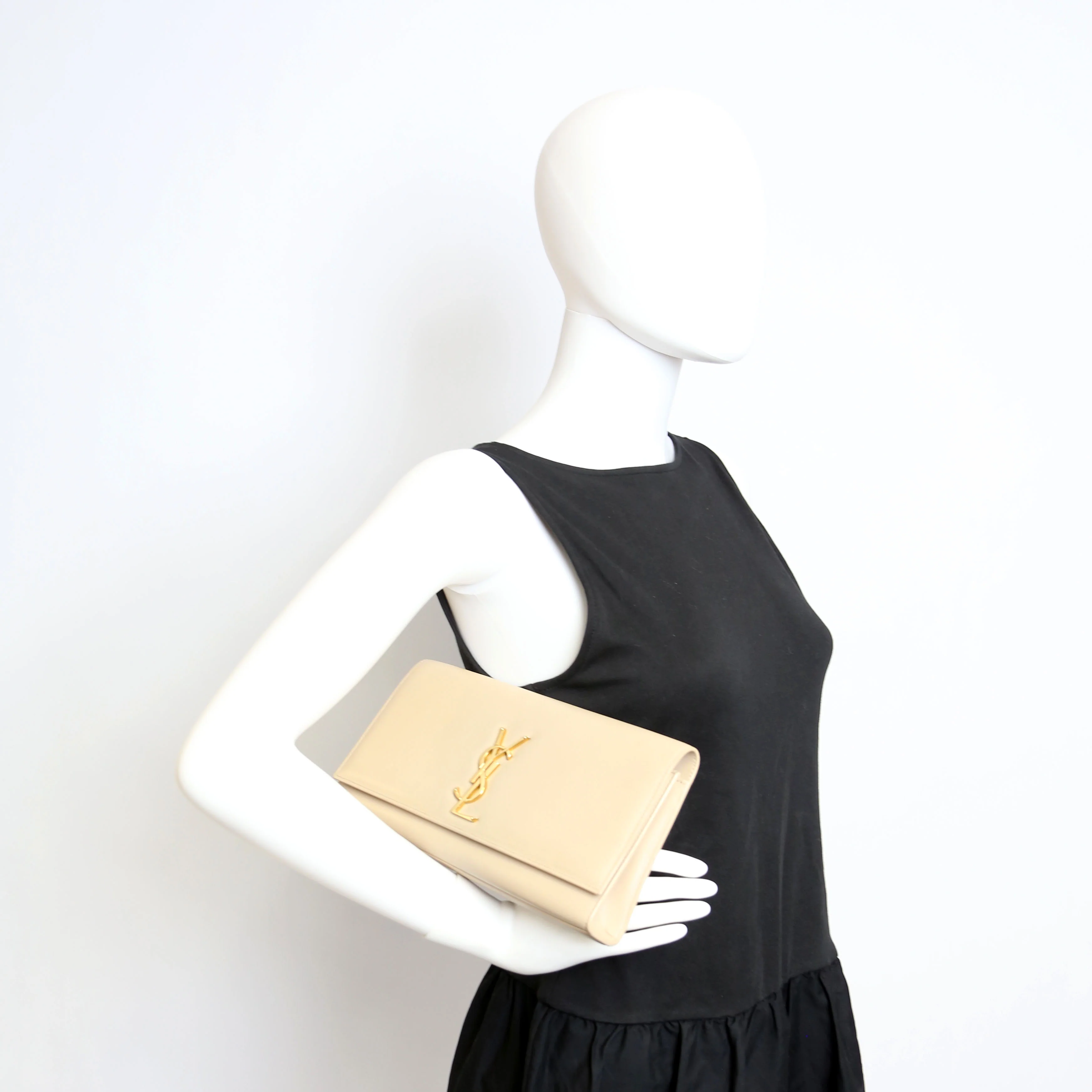 Cassandre Clutch Beige - Image 15