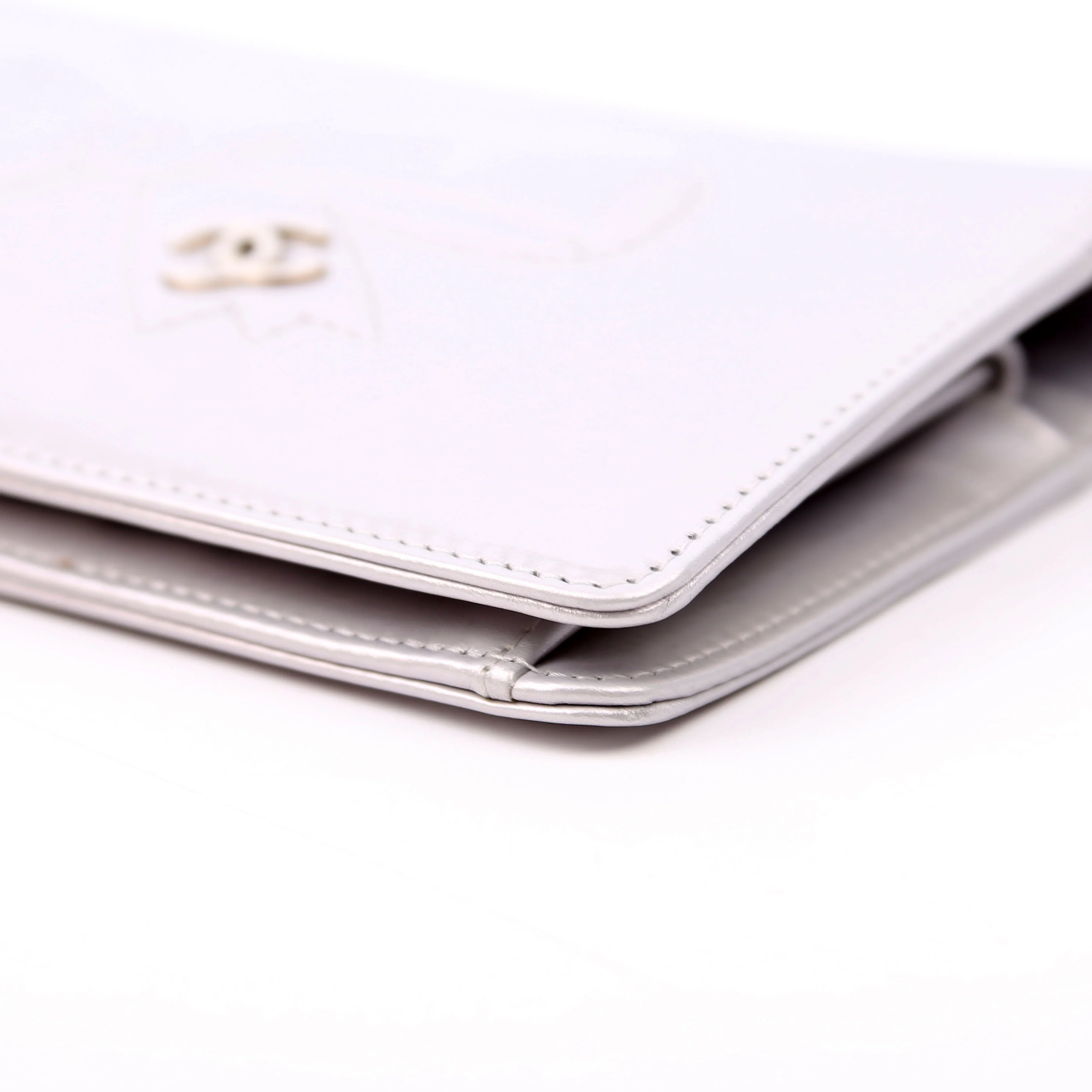 CC Bow Bi-Fold Wallet Metallic 12M Silver - Image 7