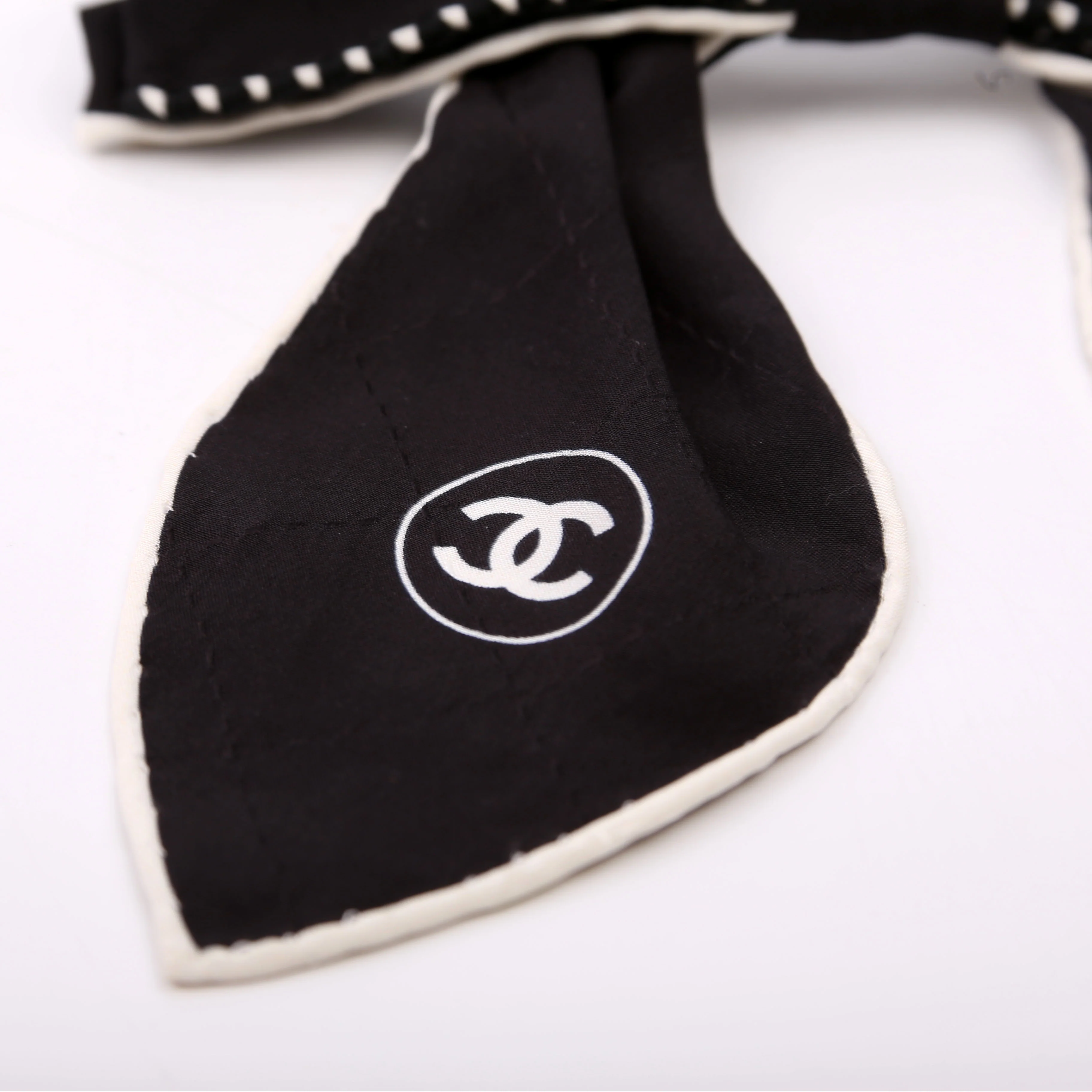 CC Bow Hair Clip Black/White - Image 2