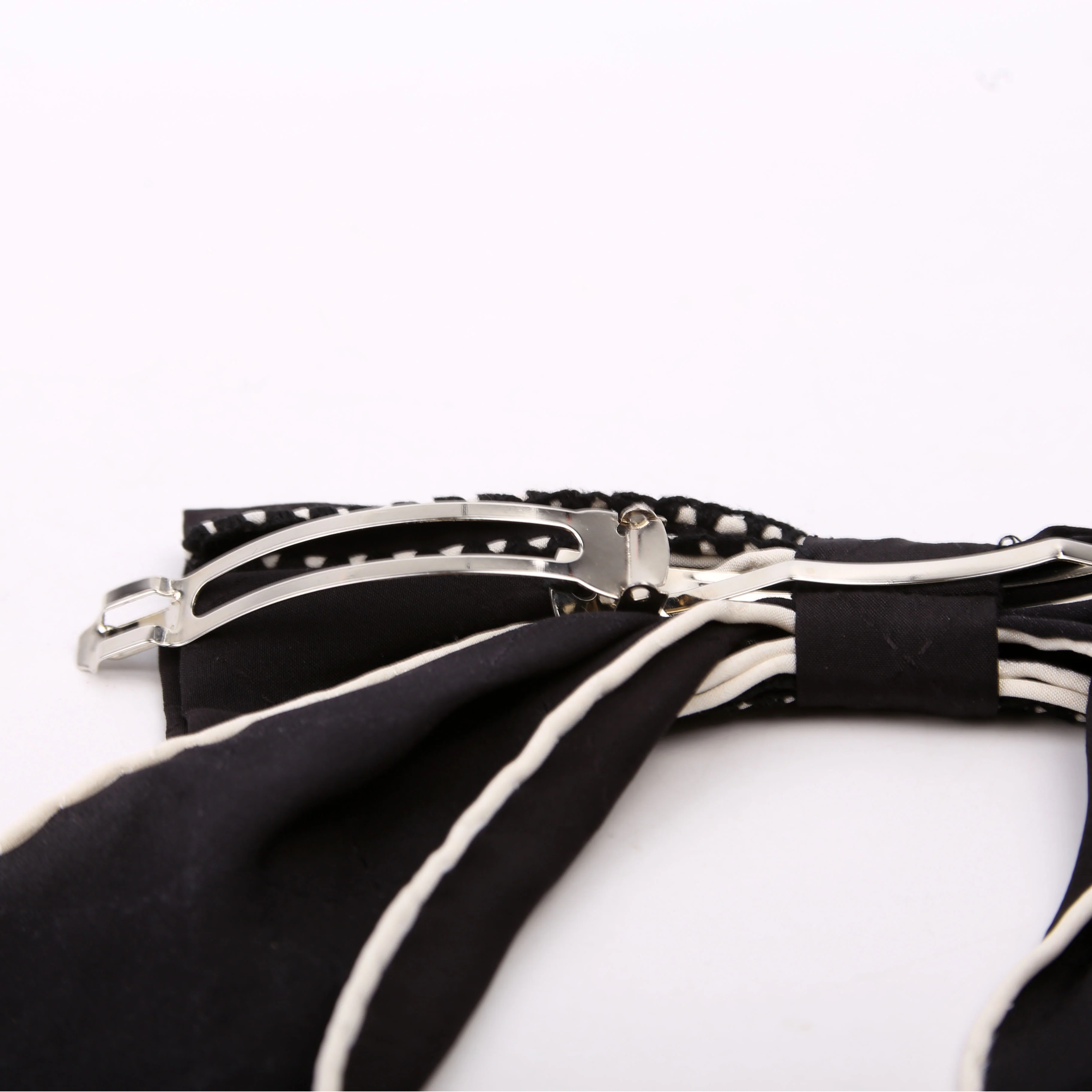 CC Bow Hair Clip Black/White - Image 4