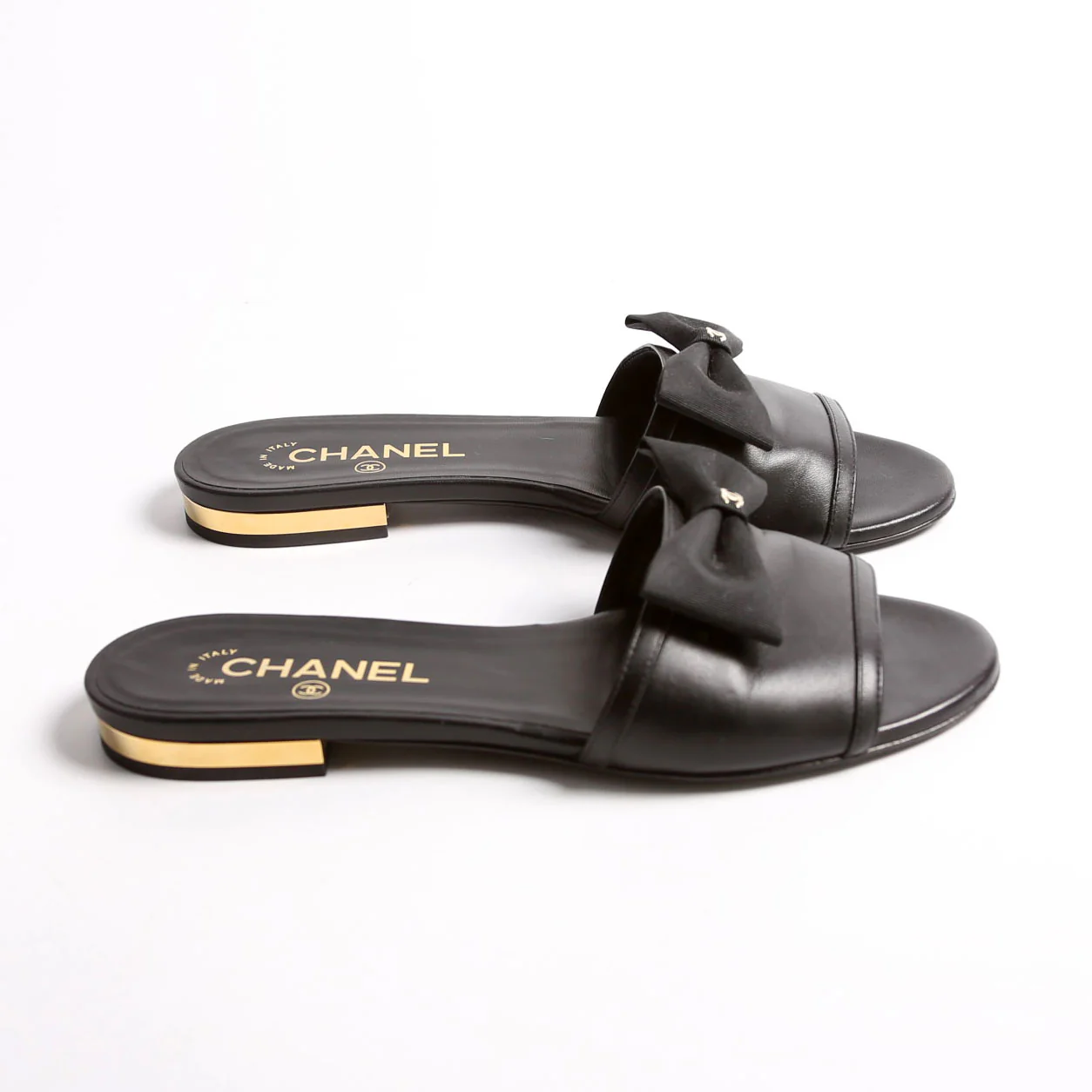 CC Bow Slide Sandals Calfskin Size 37.5 Black - Image 4