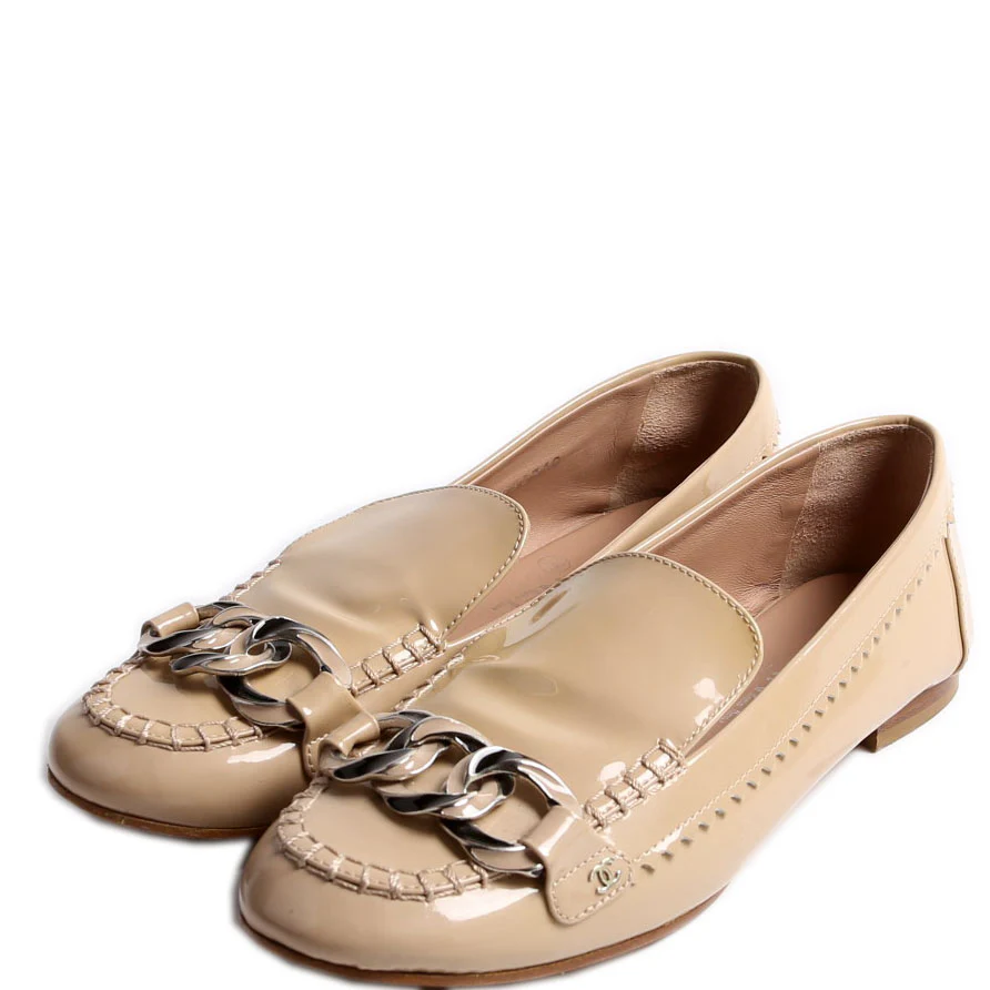 CC Chain Moccasin Loafers Patent Size 38.5 Tan