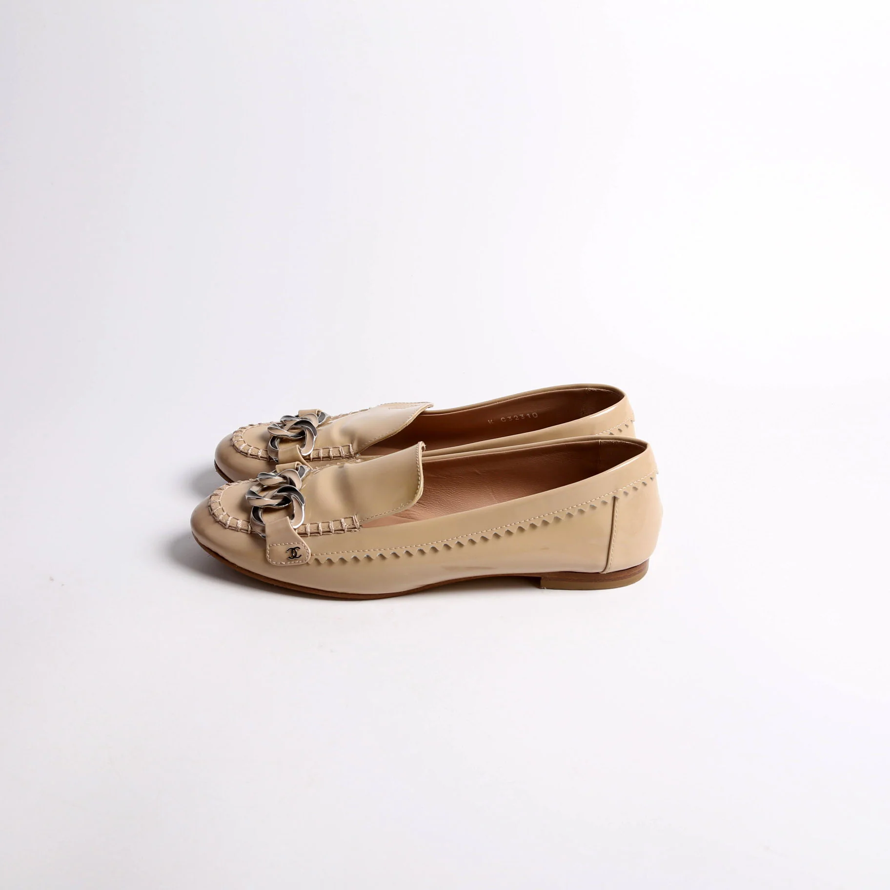 CC Chain Moccasin Loafers Patent Size 38.5 Tan - Image 3