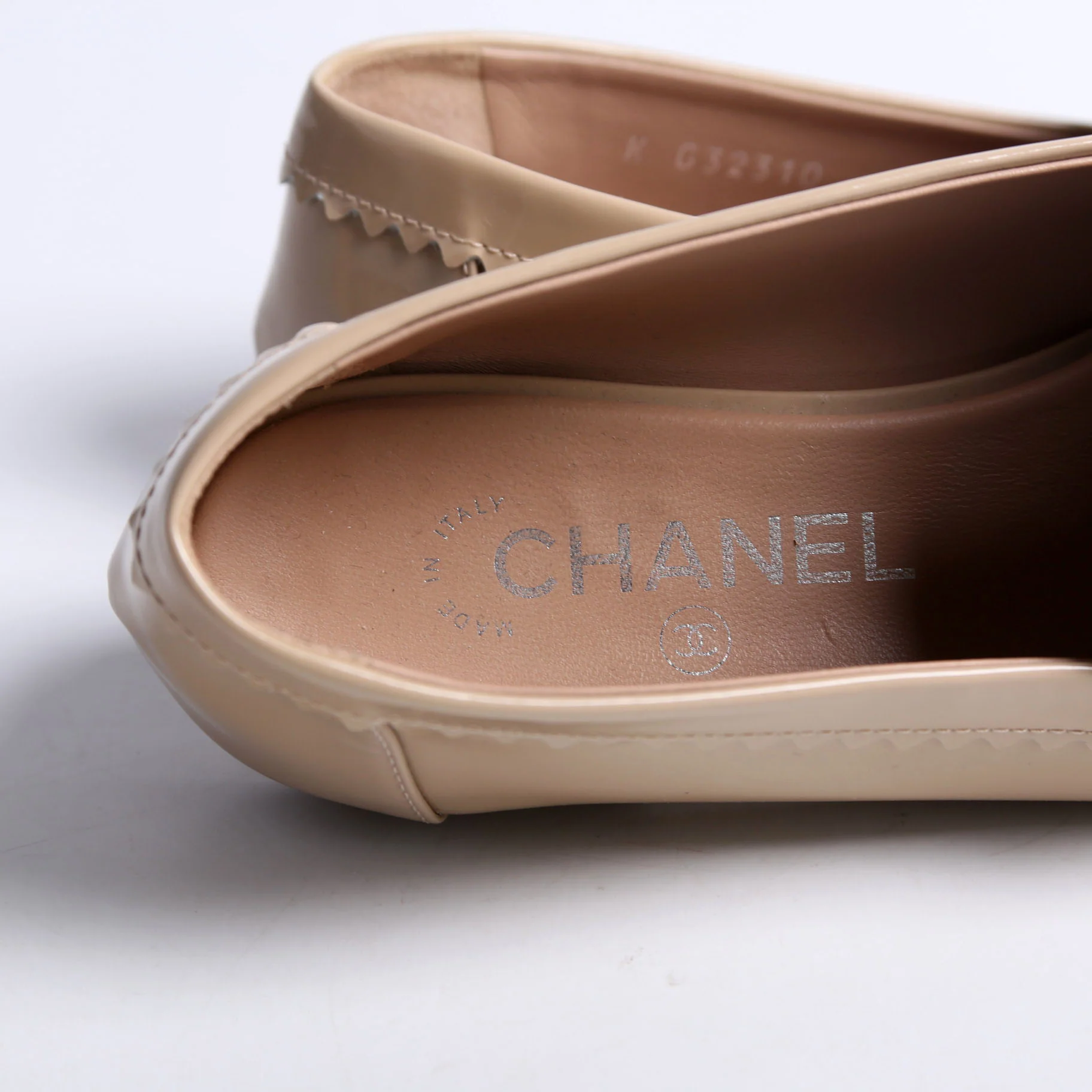 CC Chain Moccasin Loafers Patent Size 38.5 Tan - Image 6