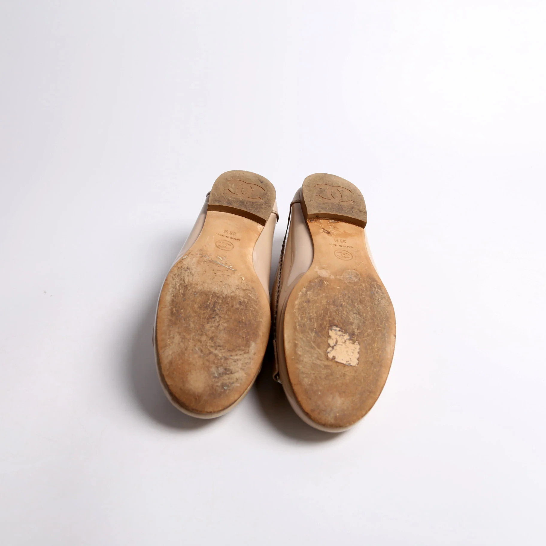 CC Chain Moccasin Loafers Patent Size 38.5 Tan - Image 7