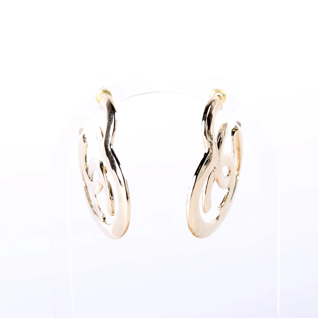 CC Logo Heart Hoop Earrings Gold - Image 2