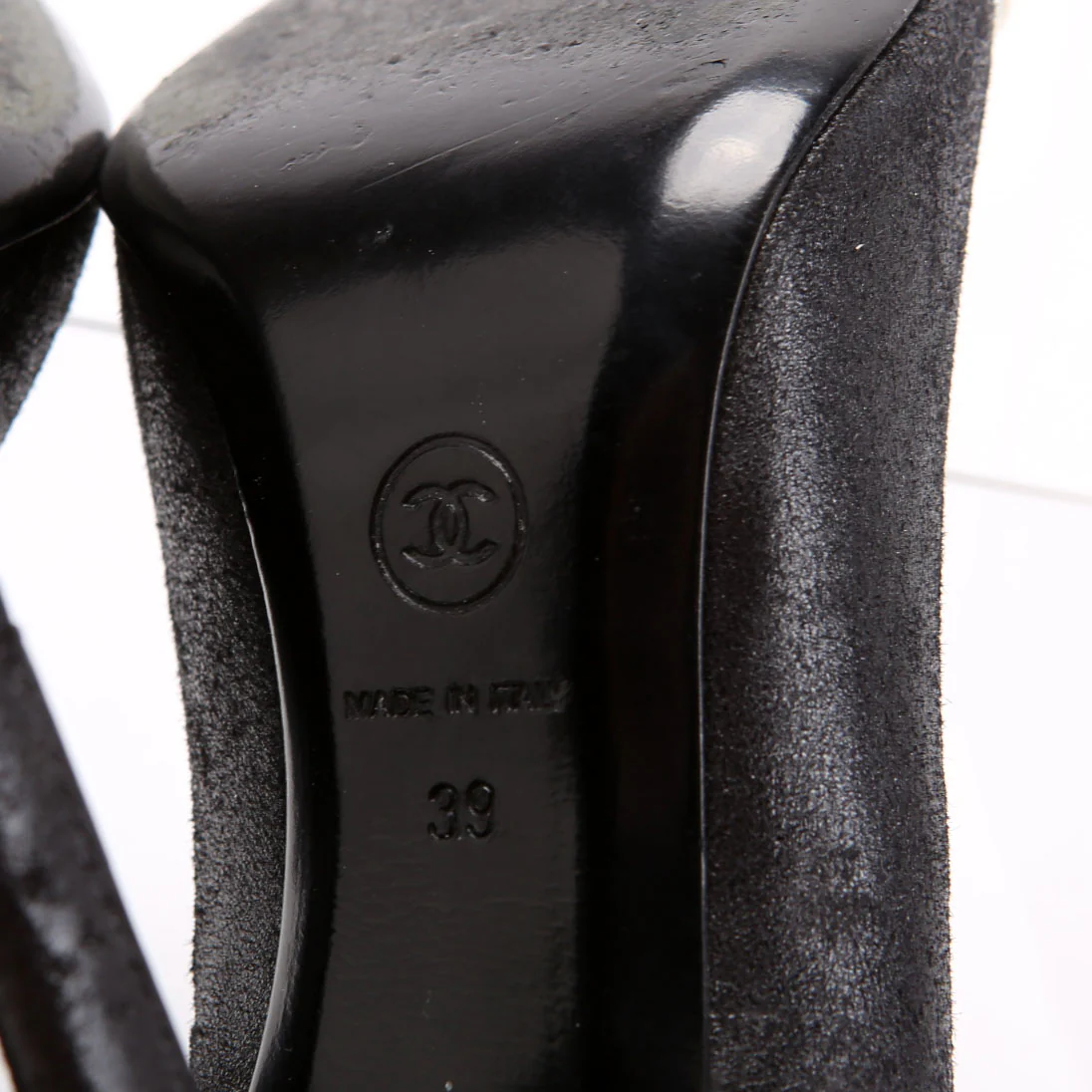 CC Logo Pearl Pumps Size 39 Black - Image 10